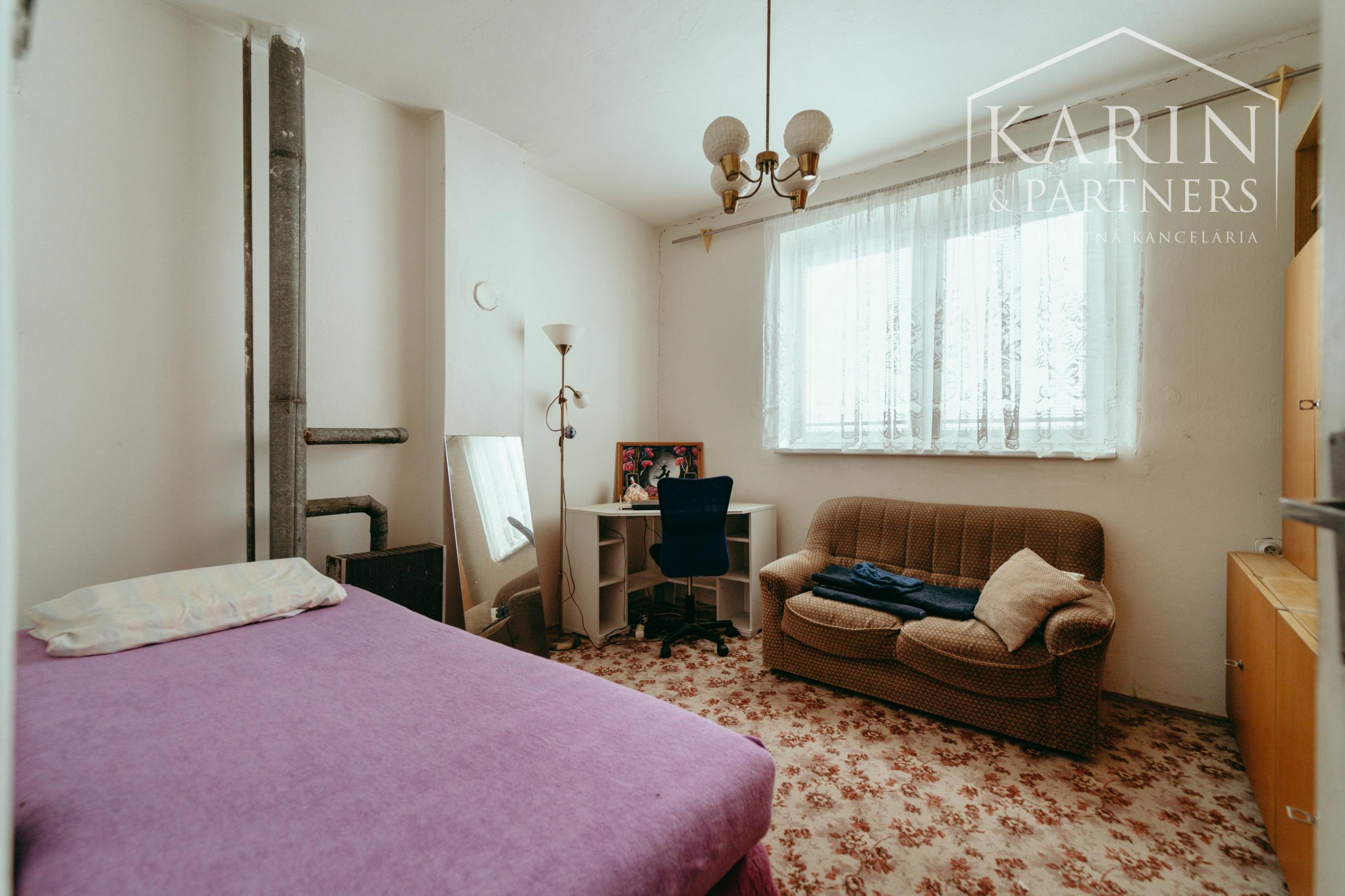 10 izbový rodinný dom v okrajovej časti obce Brodské