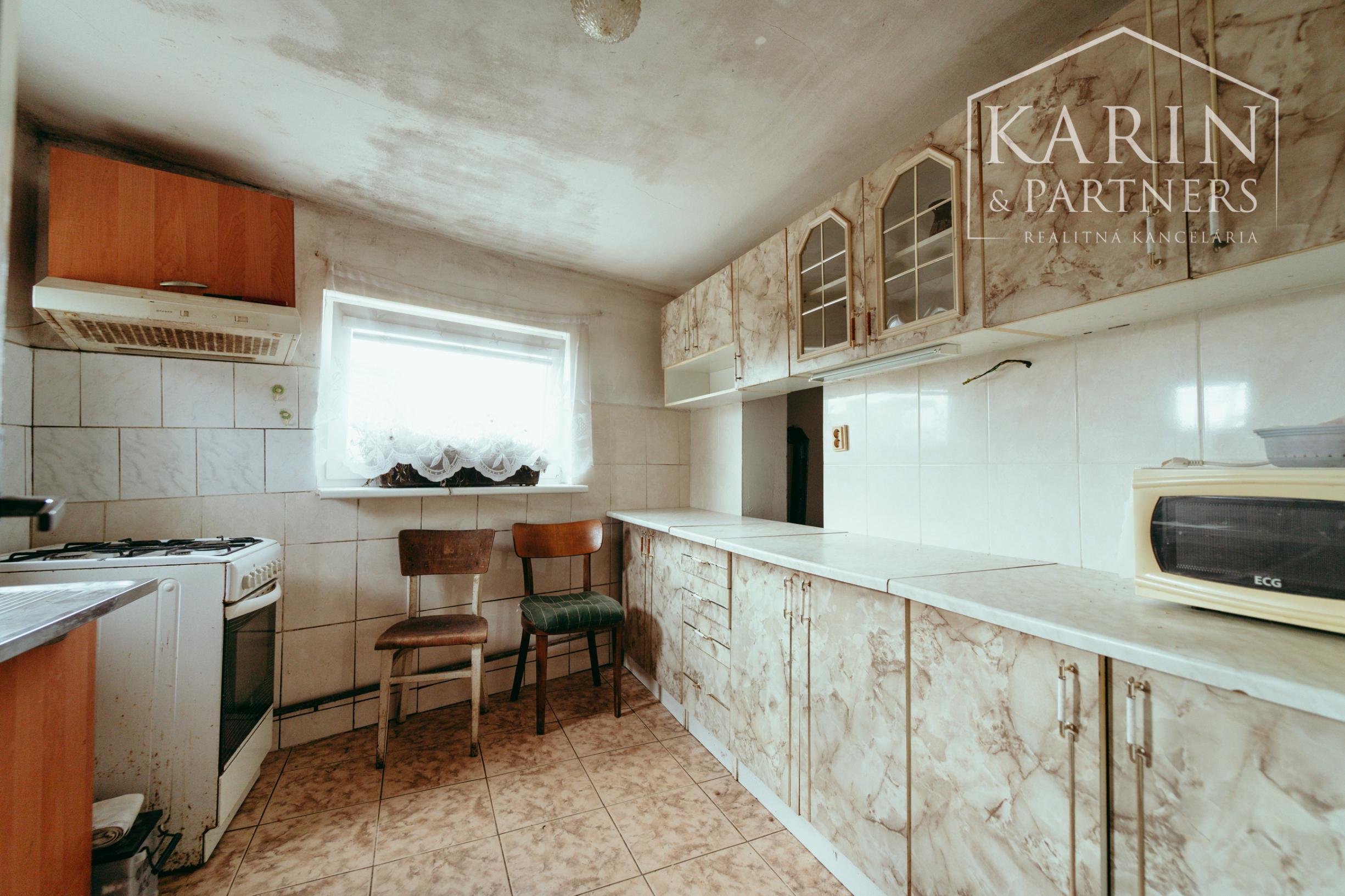 10 izbový rodinný dom v okrajovej časti obce Brodské