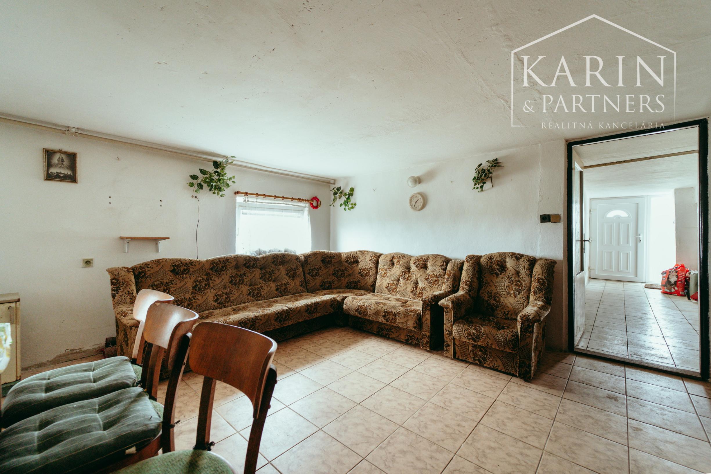 10 izbový rodinný dom v okrajovej časti obce Brodské