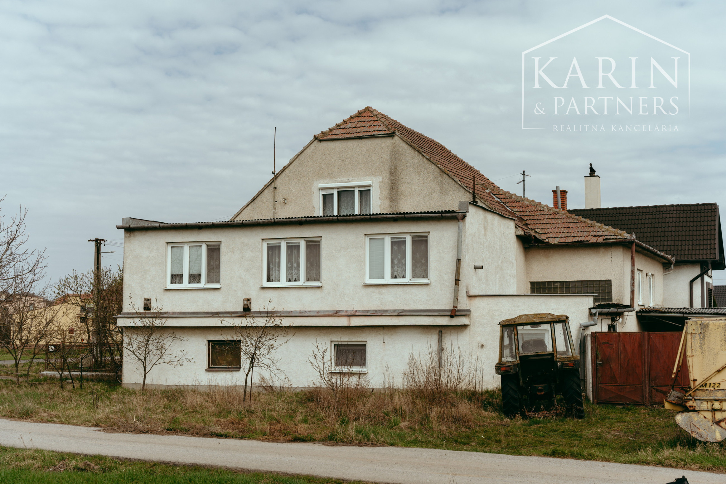 10 izbový rodinný dom v okrajovej časti obce Brodské