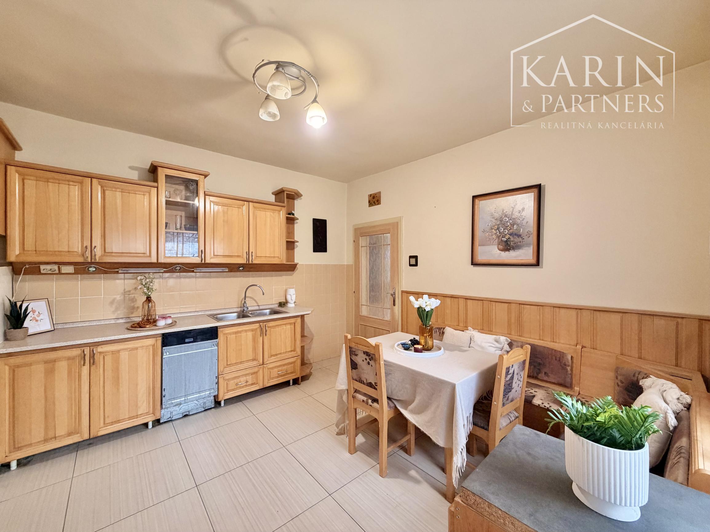 3-izb. RD Pastuchov (8 km od Hlohovca), 2 garáže, dieľňa+2 izby v podkroví