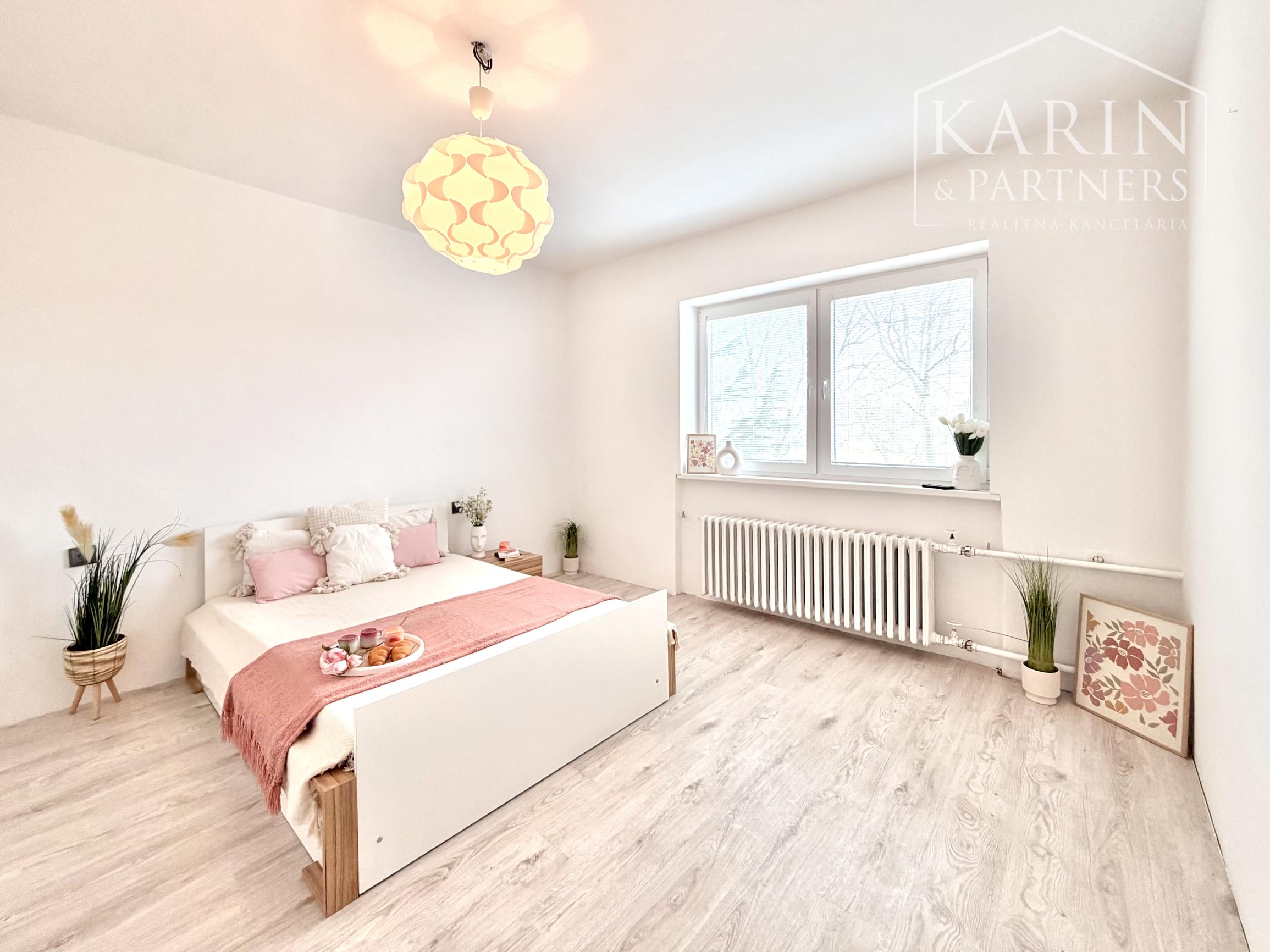 3-izb. RD Pastuchov (8 km od Hlohovca), 2 garáže, dieľňa+2 izby v podkroví