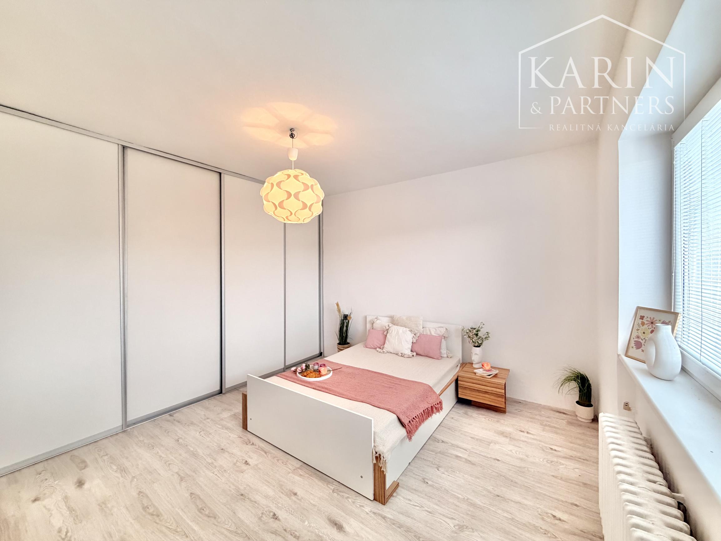 3-izb. RD Pastuchov (8 km od Hlohovca), 2 garáže, dieľňa+2 izby v podkroví