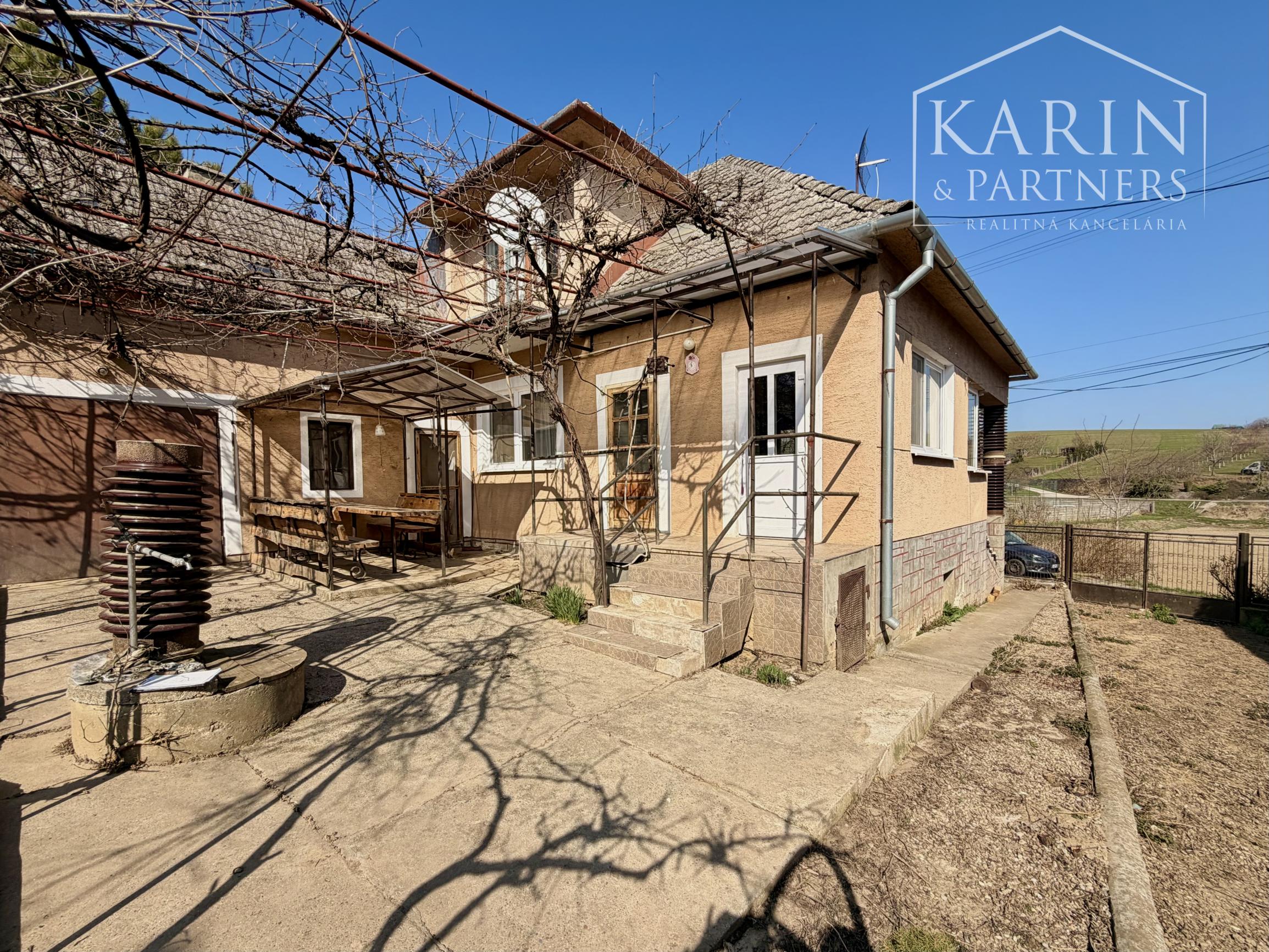 3-izb. RD Pastuchov (8 km od Hlohovca), 2 garáže, dieľňa+2 izby v podkroví