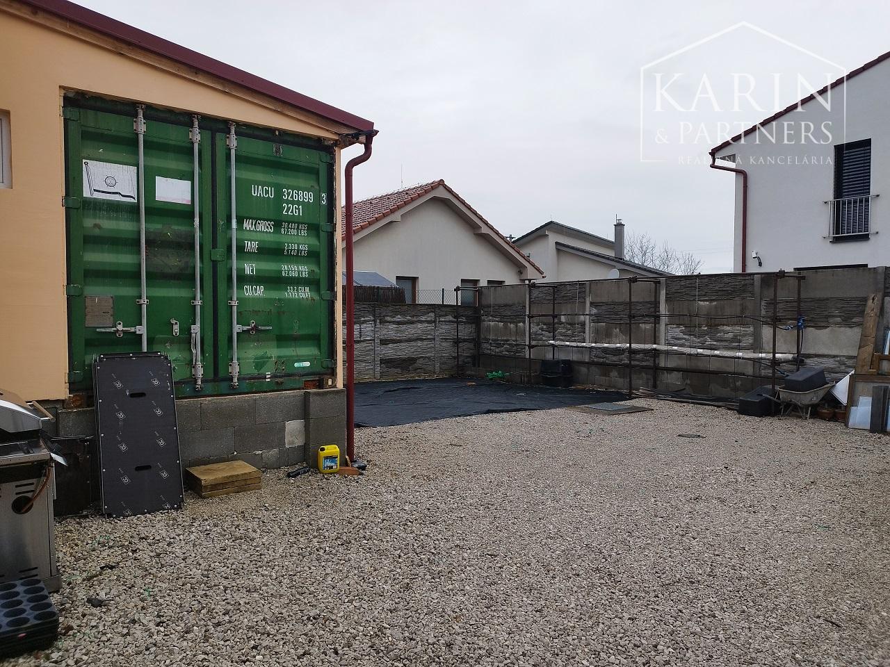 PROSPERUJÚCI OBCHODNÝ PRIESTOR NA PREDAJ, veľký pozemok, Veľký Biel