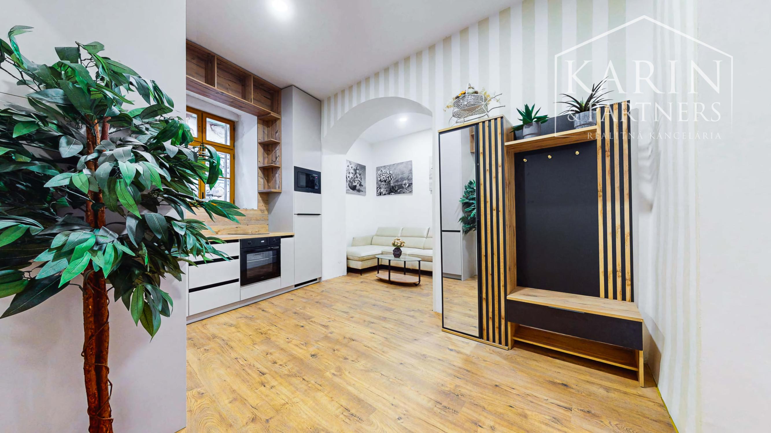 Váš súkromný kúsok histórie v Banskej Štiavnici – Kompletne zrekonštruovaný a zariadený byt