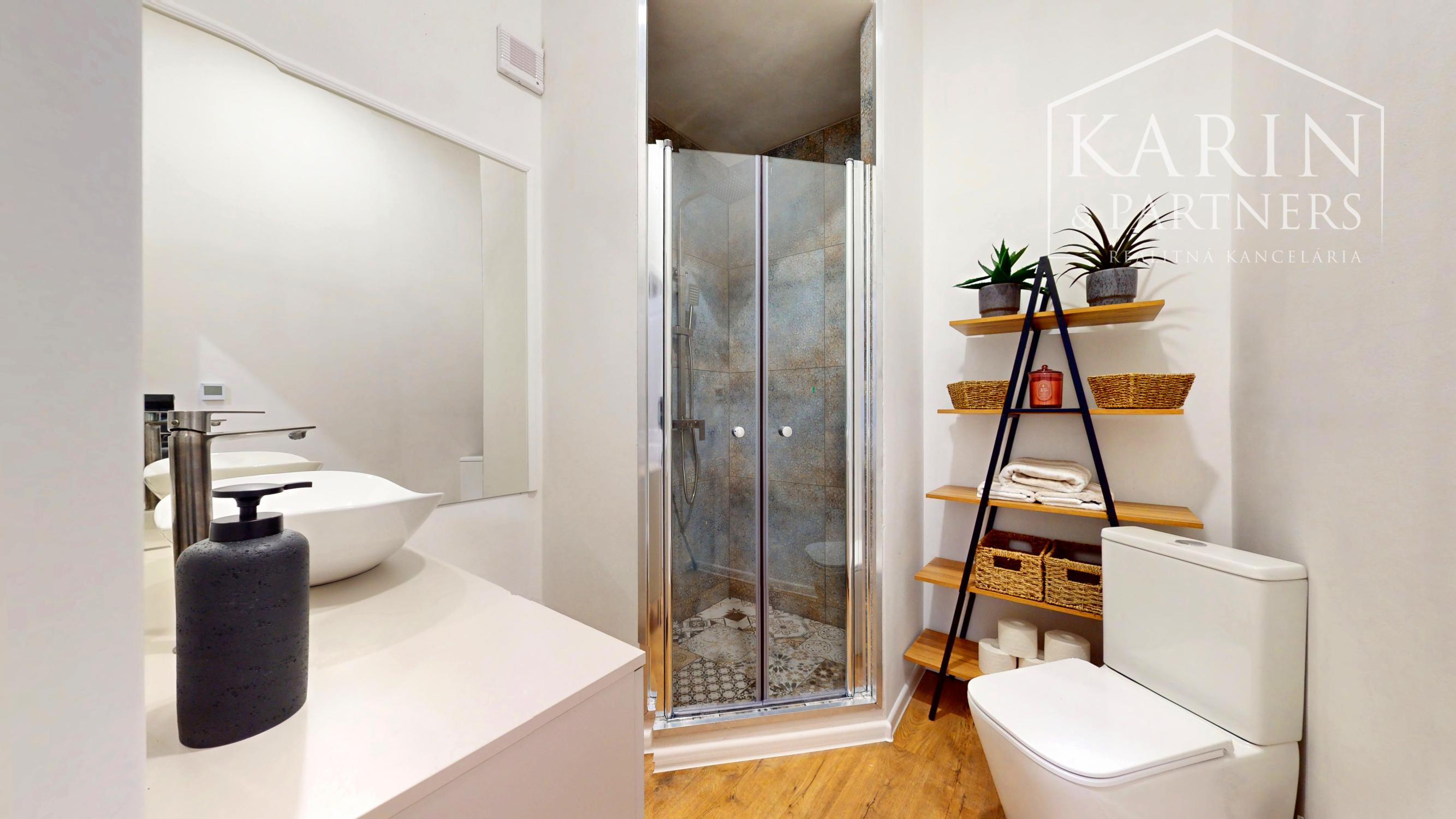 Váš súkromný kúsok histórie v Banskej Štiavnici – Kompletne zrekonštruovaný a zariadený byt