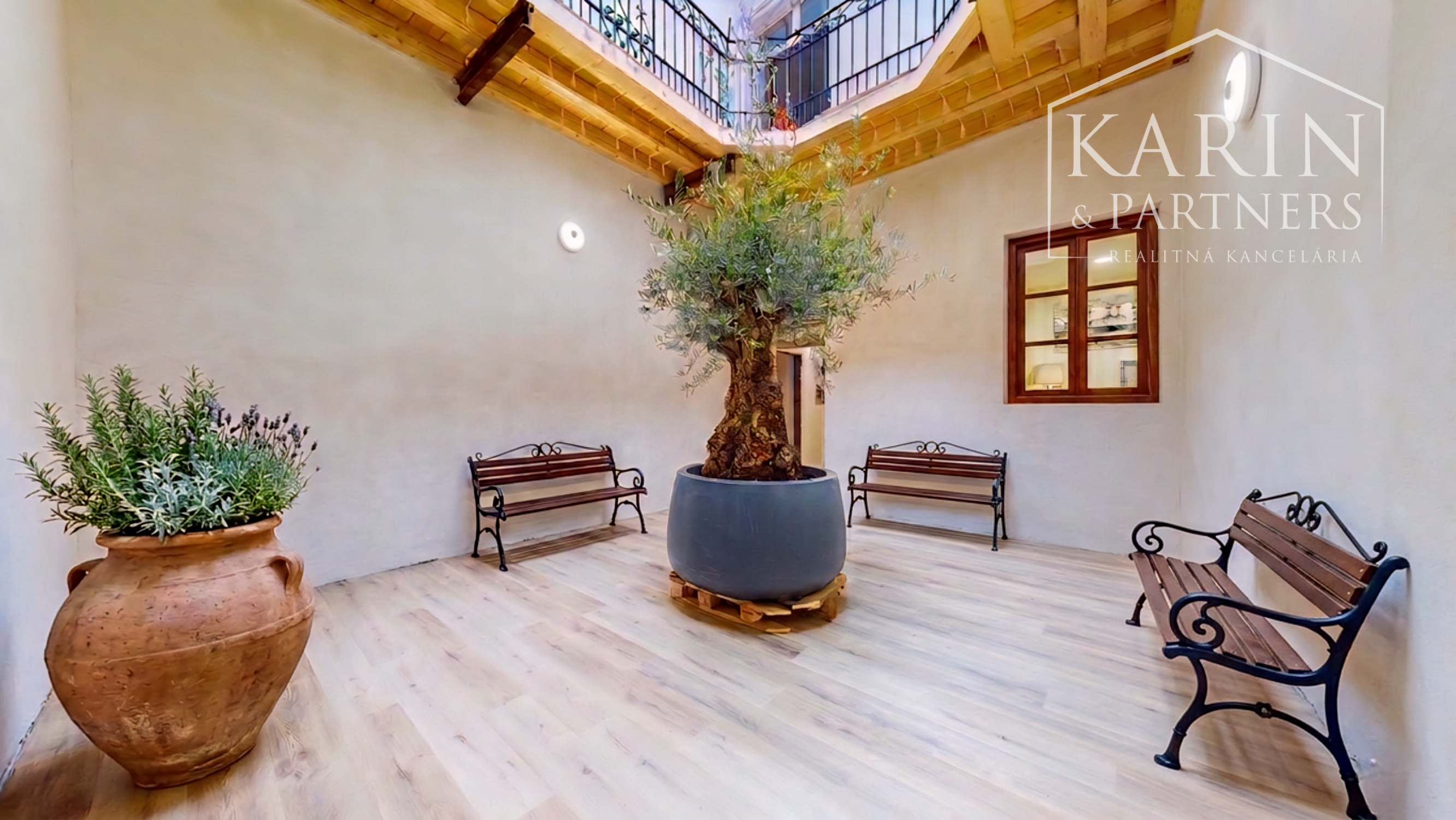 Váš súkromný kúsok histórie v Banskej Štiavnici – Kompletne zrekonštruovaný a zariadený byt