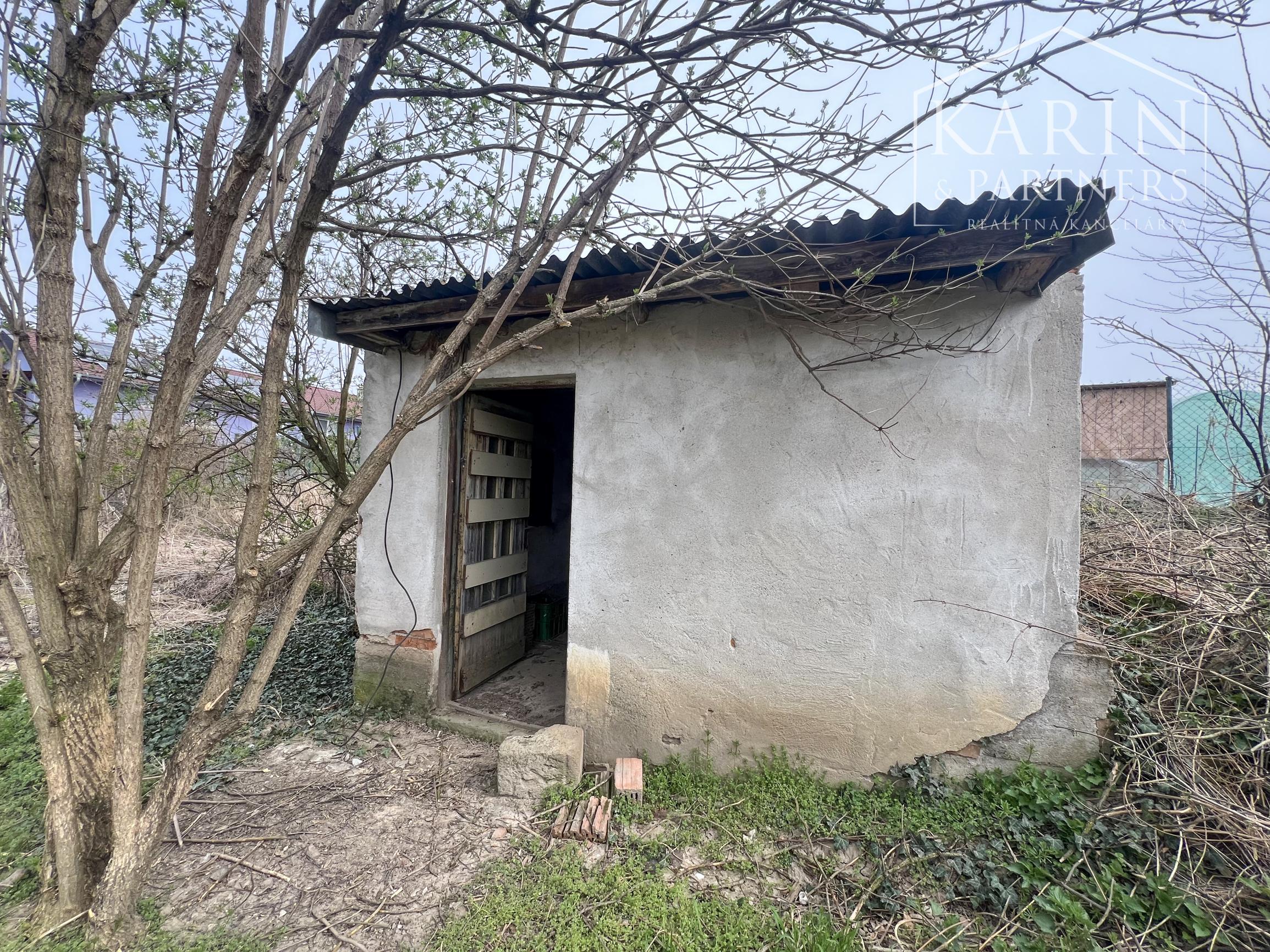 3-izbový rodinný dom v tichej uličke s veľkorysým pozemkom