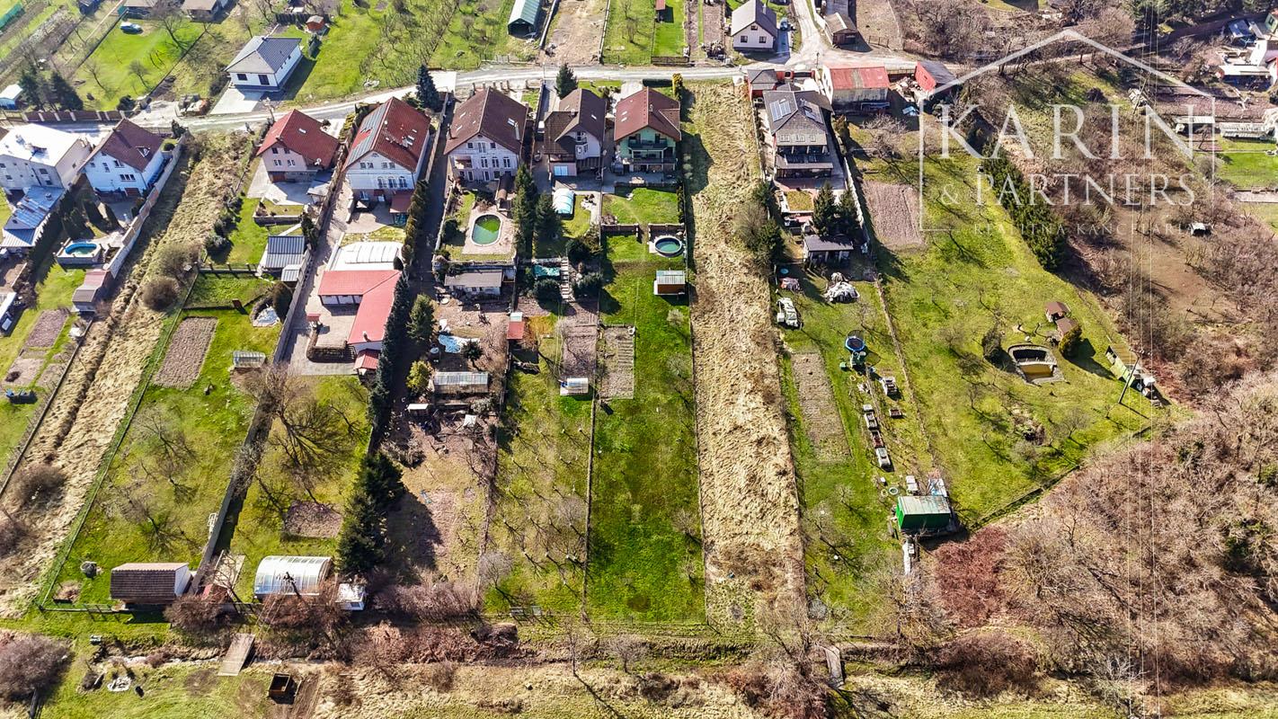 Stavebný pozemok s rozlohou 1758 m² v obci Lošonec.