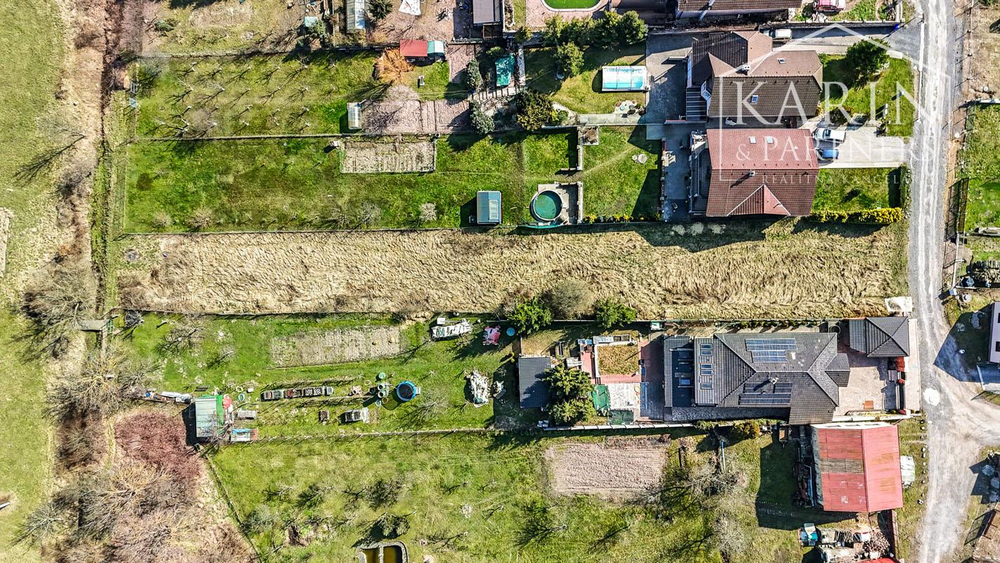 Stavebný pozemok s rozlohou 1758 m² v obci Lošonec.