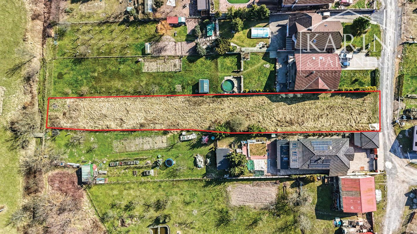 Stavebný pozemok s rozlohou 1758 m² v obci Lošonec.