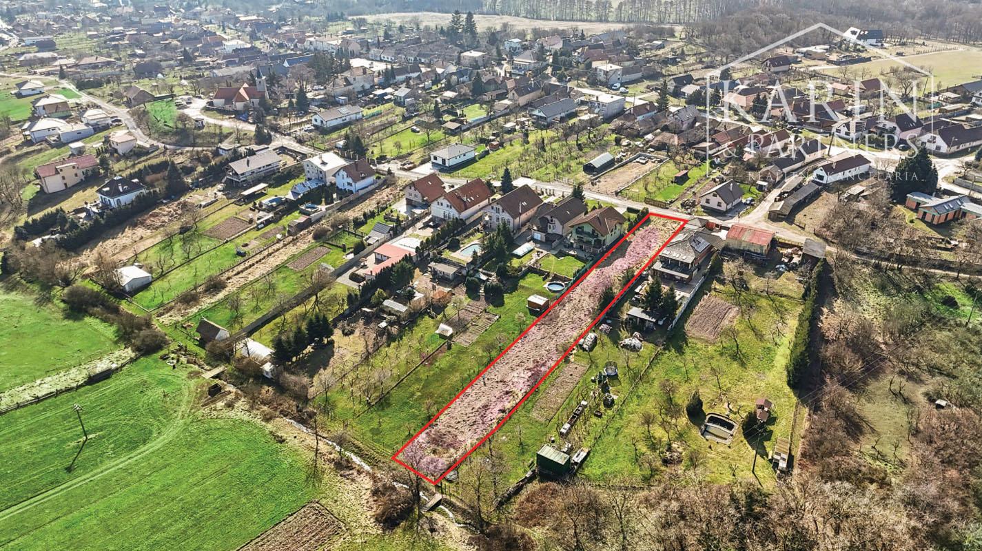 Stavebný pozemok s rozlohou 1758 m² v obci Lošonec.