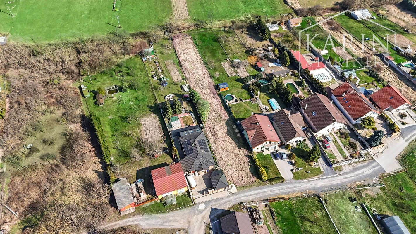 Stavebný pozemok s rozlohou 1758 m² v obci Lošonec.