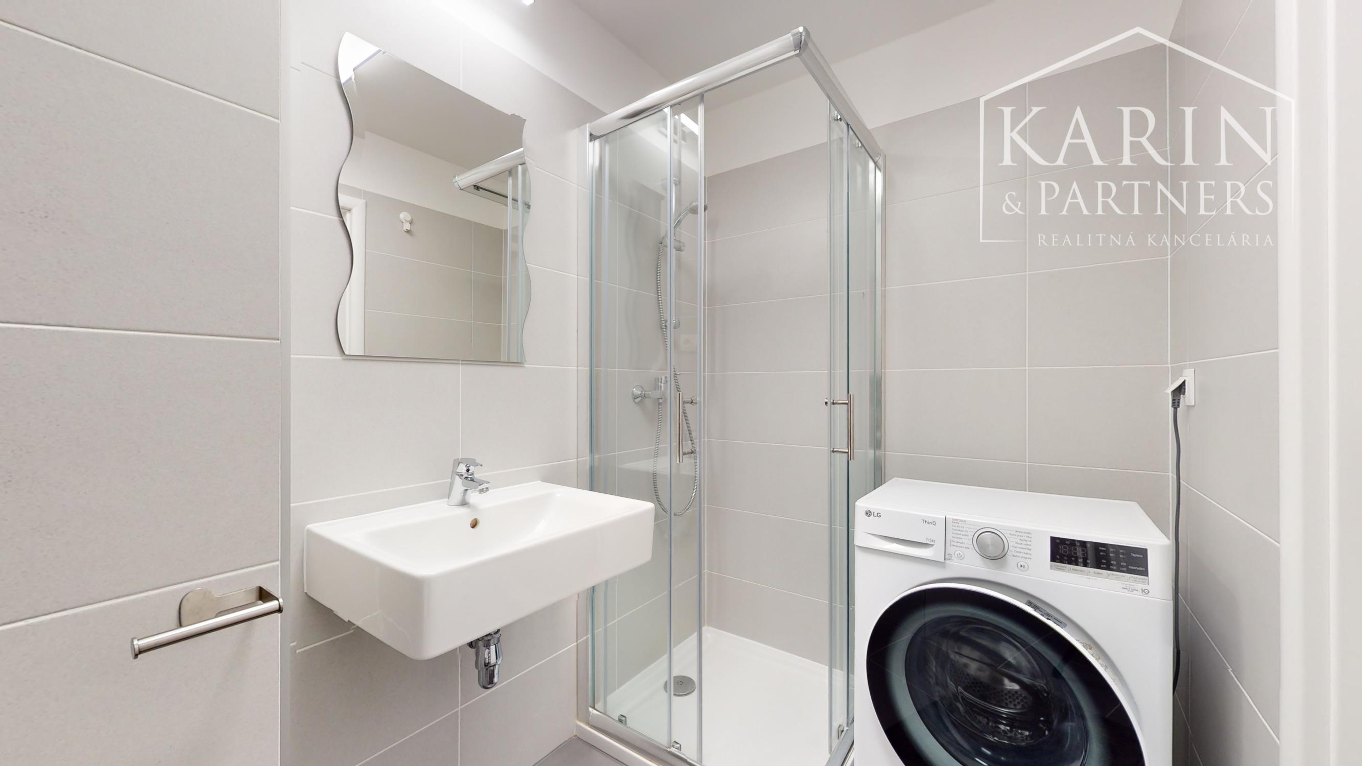 KOMPLETNE ZARIADENÝ 1I BYT S BALKÓNOM A PARKOVACÍM MIESTOM