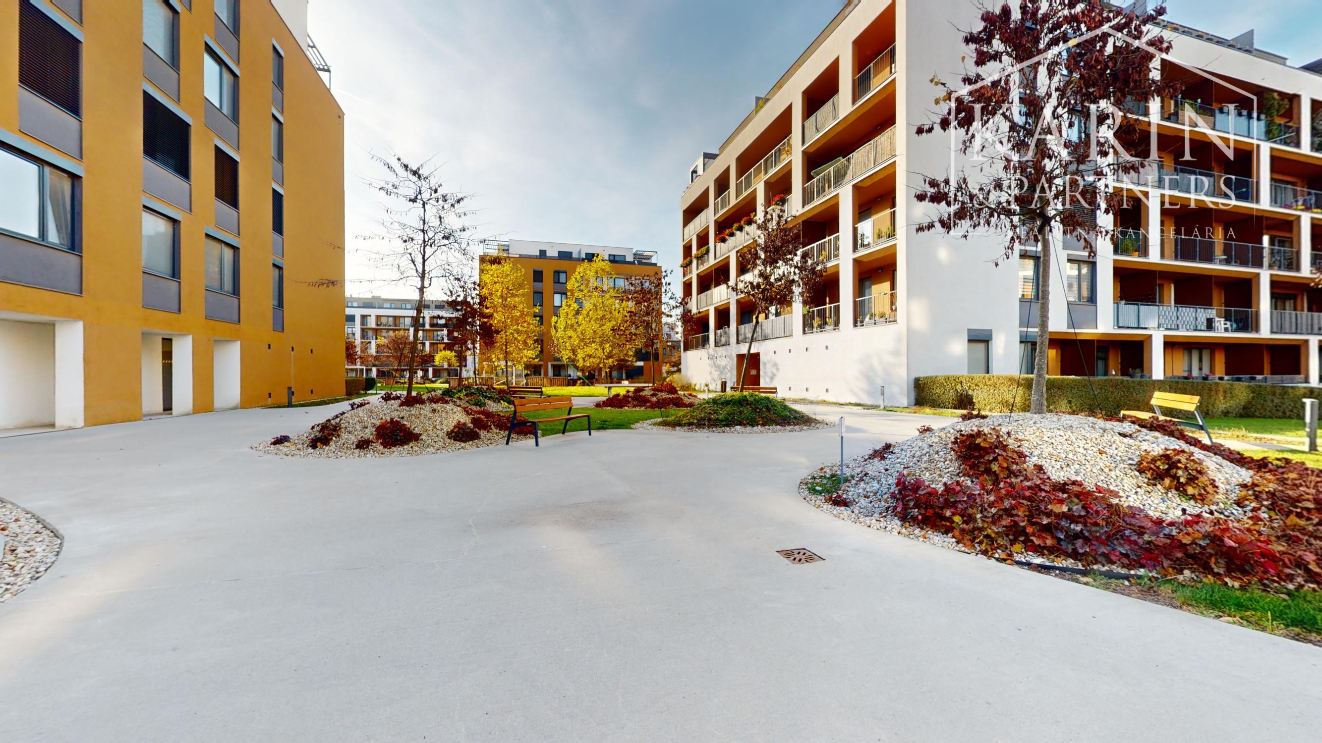 KOMPLETNE ZARIADENÝ 1I BYT S BALKÓNOM A PARKOVACÍM MIESTOM