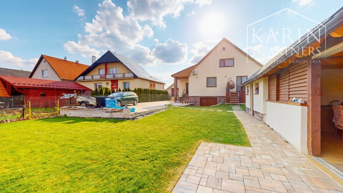 Váš súkromný wellness rezort v Krupine – Kompletne zrekonštruovaný nadštandardný rodinný dom s krytým bazénom a vlastným SPA