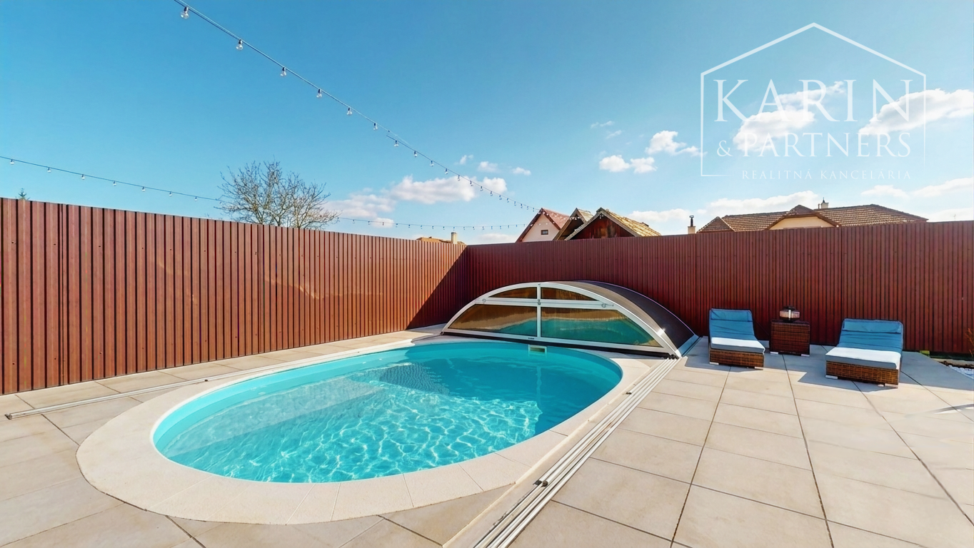 Váš súkromný wellness rezort v Krupine – Kompletne zrekonštruovaný nadštandardný rodinný dom s krytým bazénom a vlastným SPA