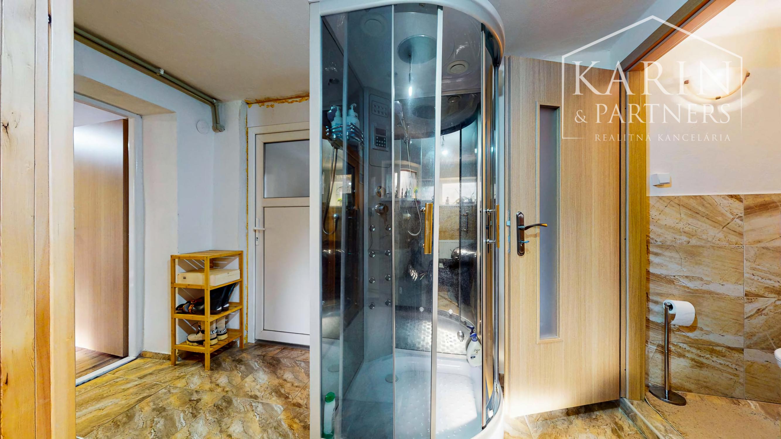 Váš súkromný wellness rezort v Krupine – Kompletne zrekonštruovaný nadštandardný rodinný dom s krytým bazénom a vlastným SPA