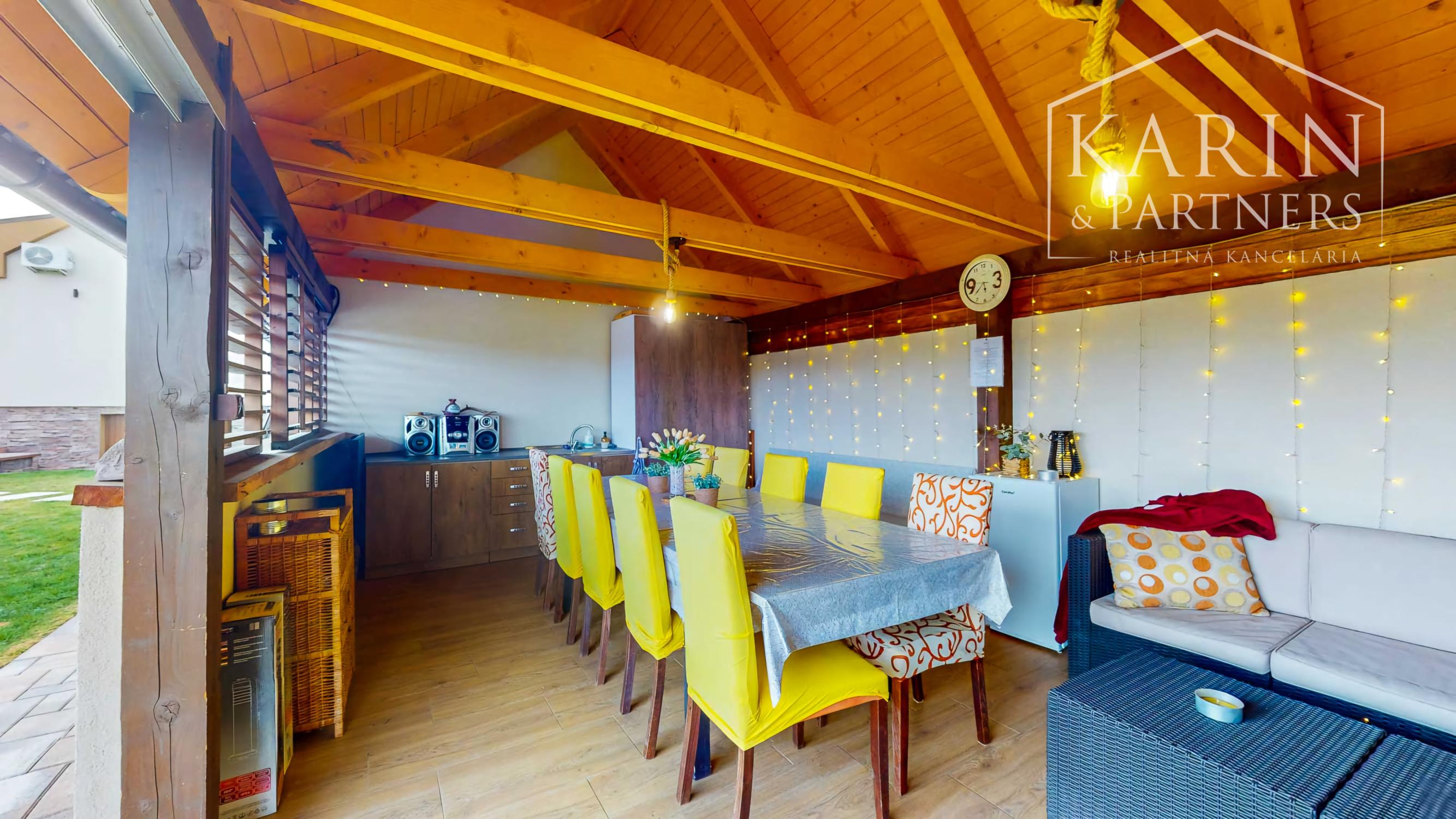 Váš súkromný wellness rezort v Krupine – Kompletne zrekonštruovaný nadštandardný rodinný dom s krytým bazénom a vlastným SPA