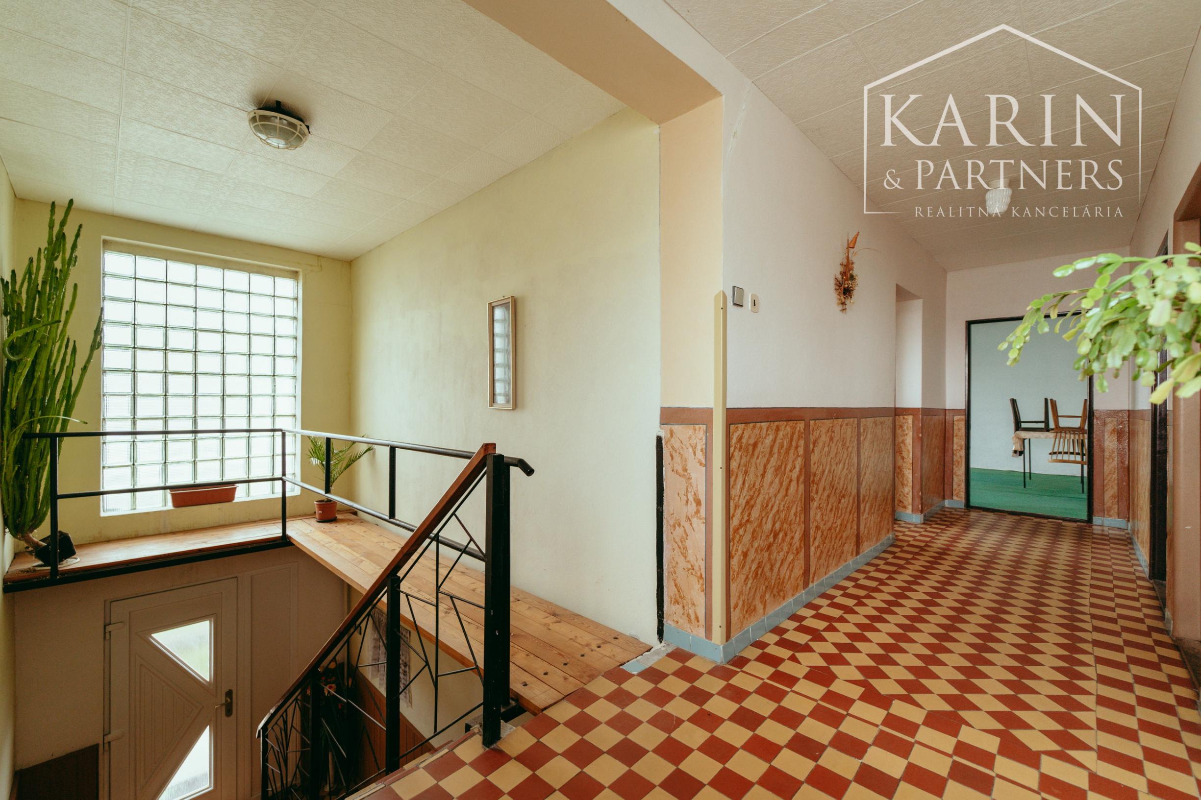 6i dvojgeneračný rodinný dom v obci Smolinské