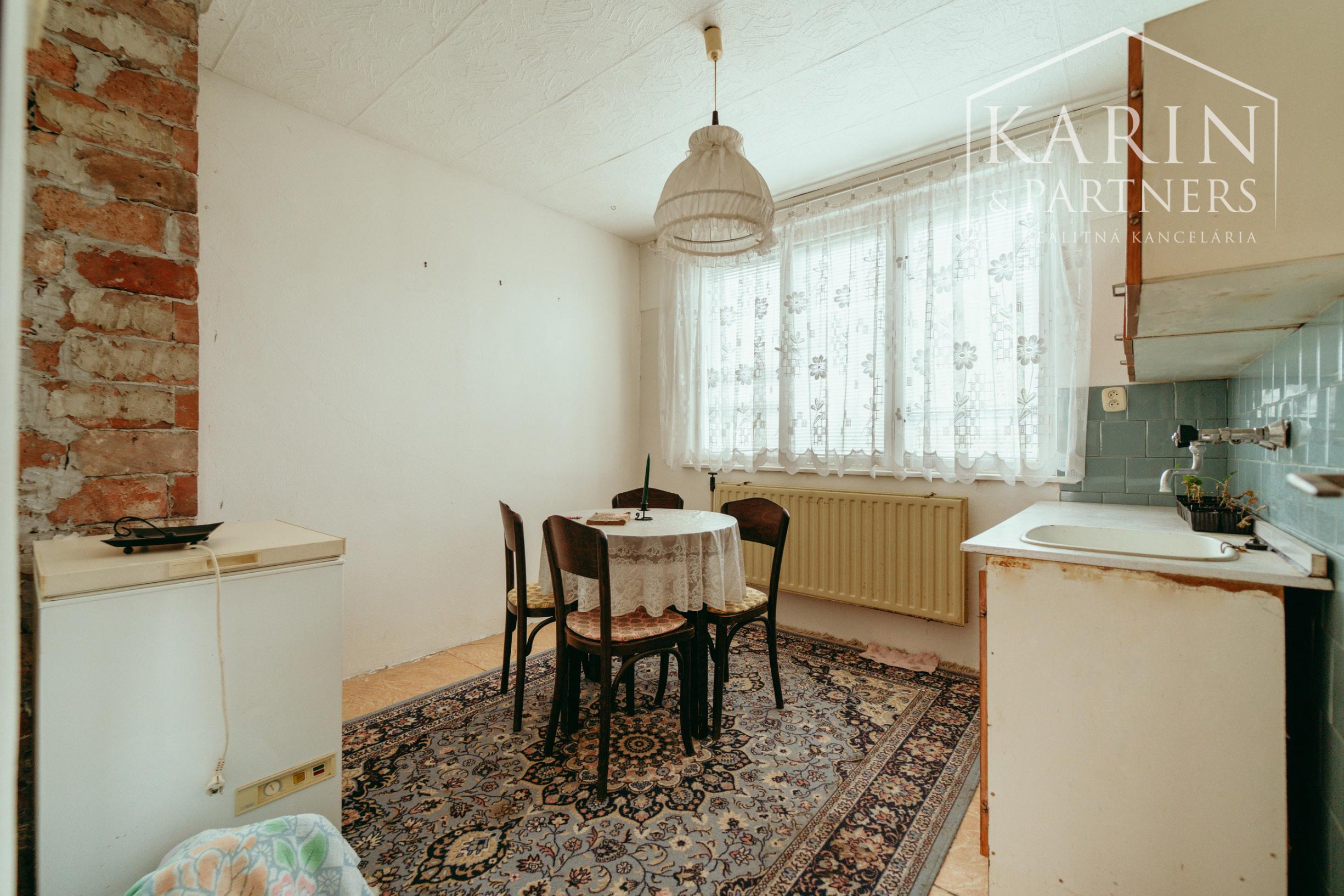 6i dvojgeneračný rodinný dom v obci Smolinské