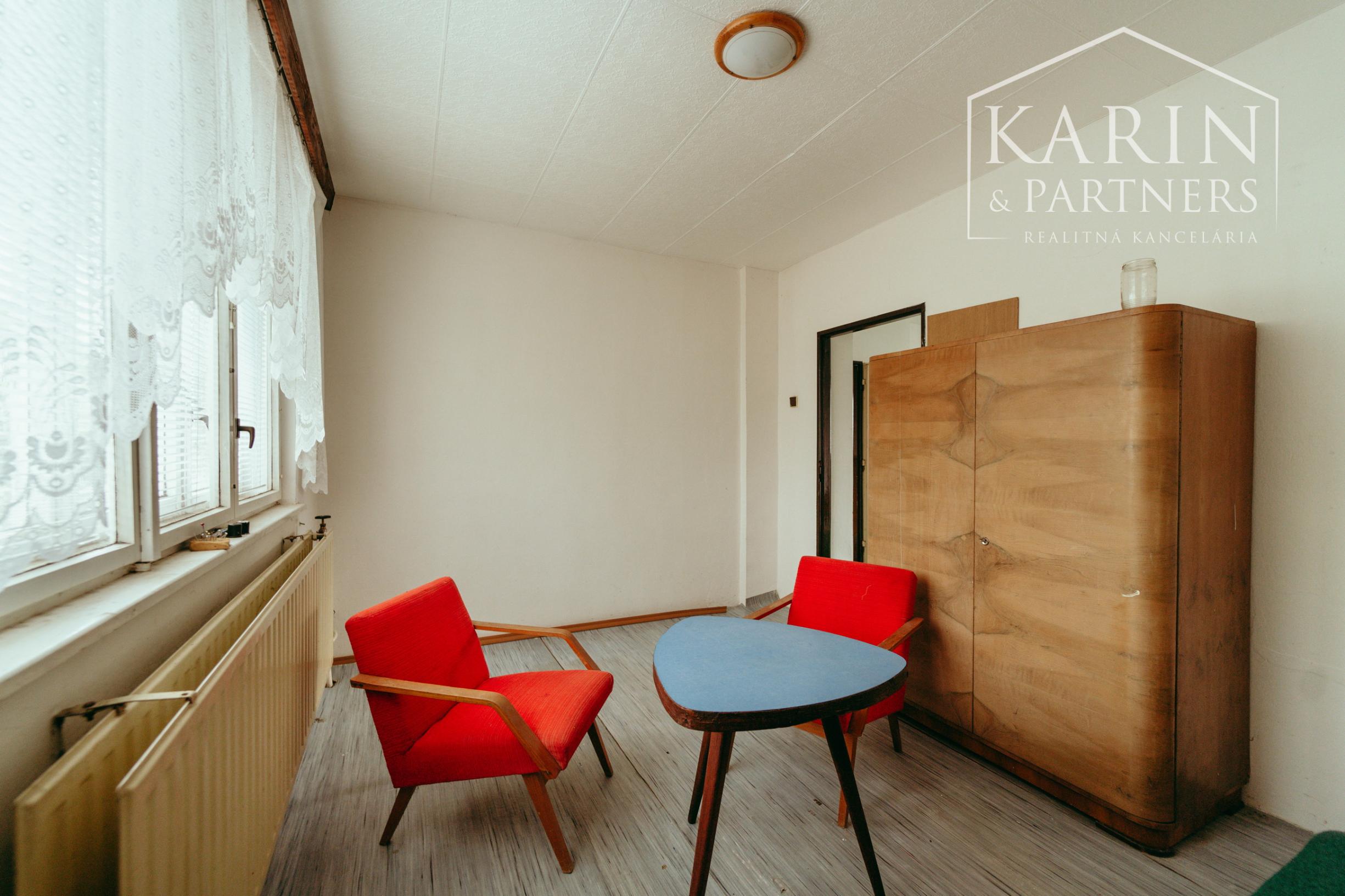 6i dvojgeneračný rodinný dom v obci Smolinské