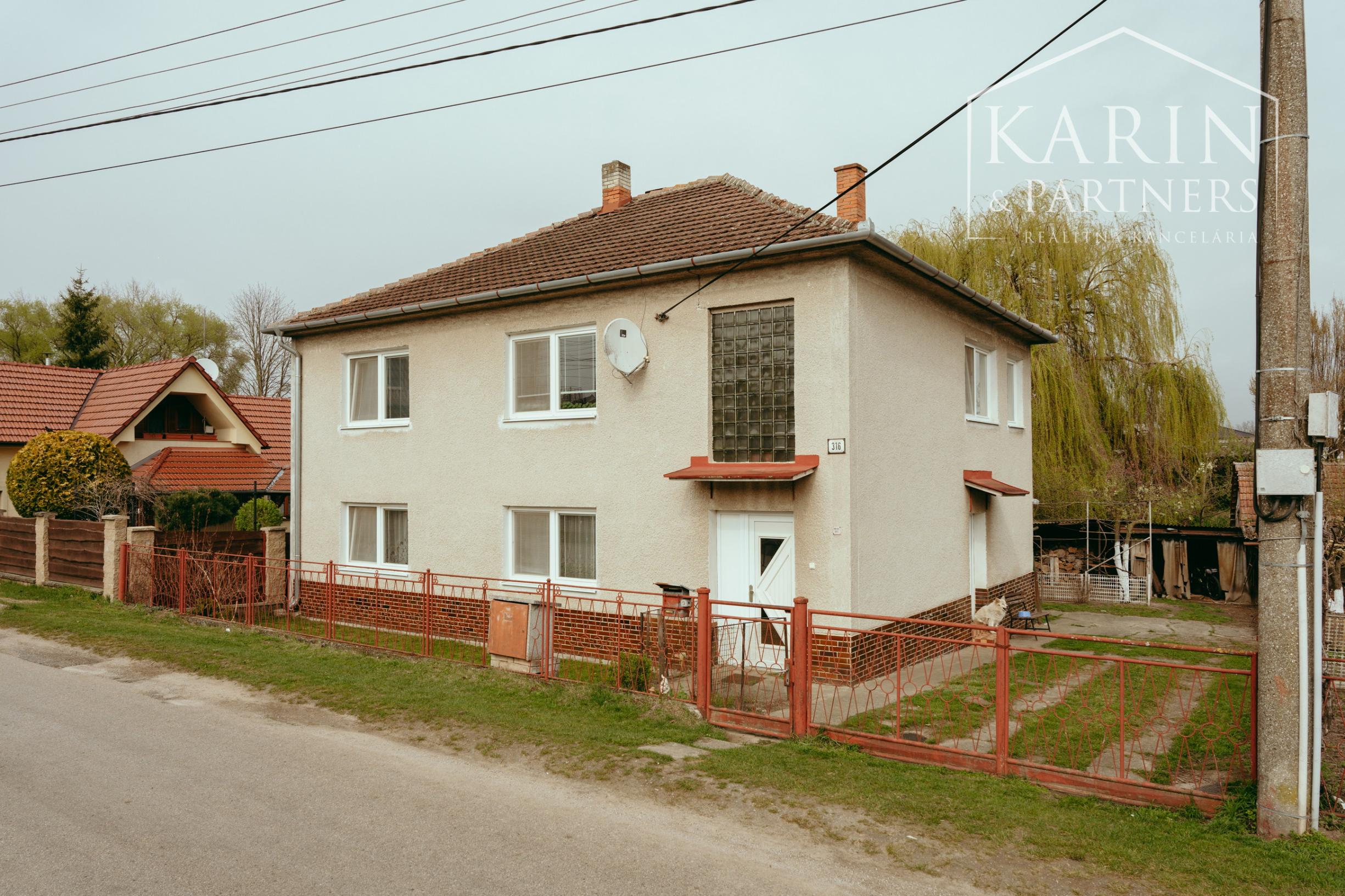 6i dvojgeneračný rodinný dom v obci Smolinské