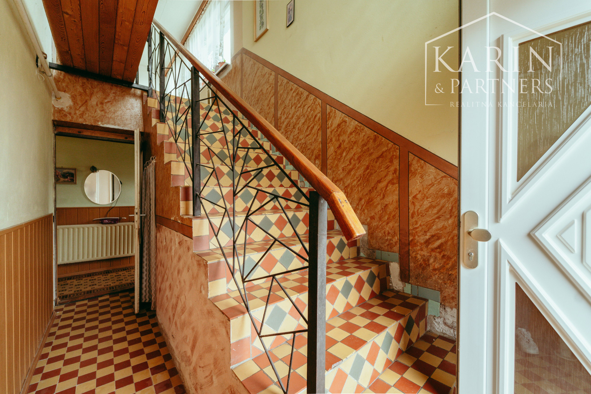 6i dvojgeneračný rodinný dom v obci Smolinské