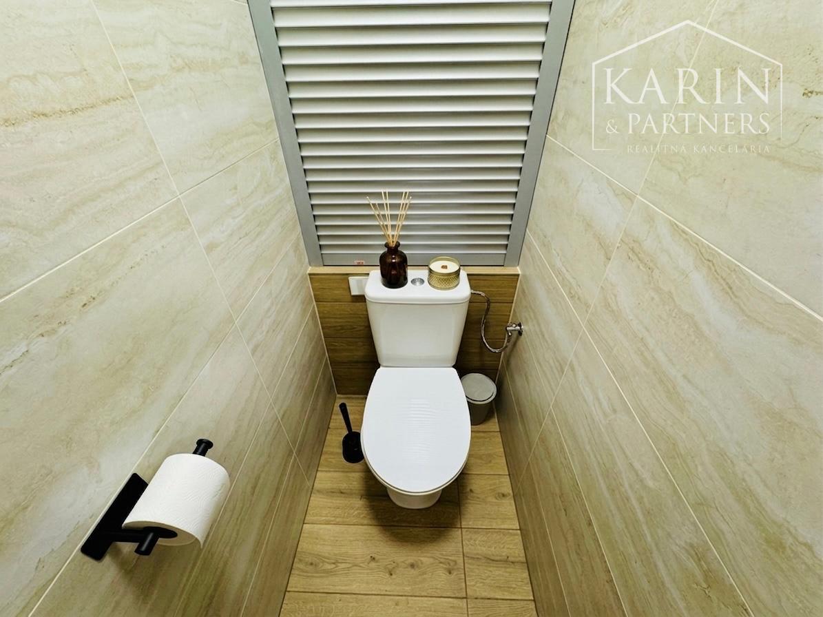 KOMPLETNE ZREKONŠTRUOVANÝ 2i BYT - SKALICA