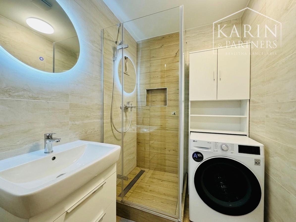 KOMPLETNE ZREKONŠTRUOVANÝ 2i BYT - SKALICA