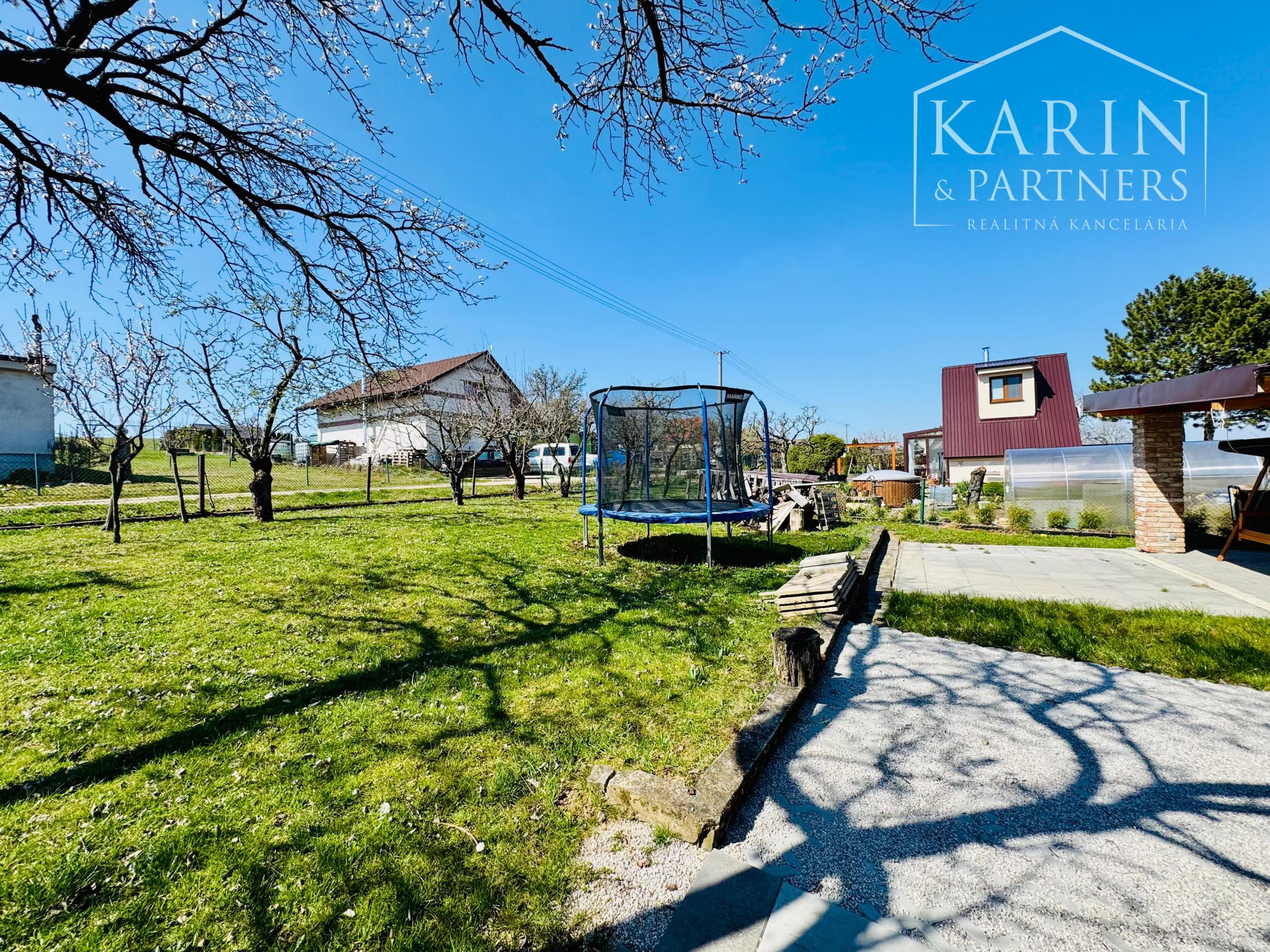 PREDAJ: CHATA S POZEMKOM 911 M² – SKALICA