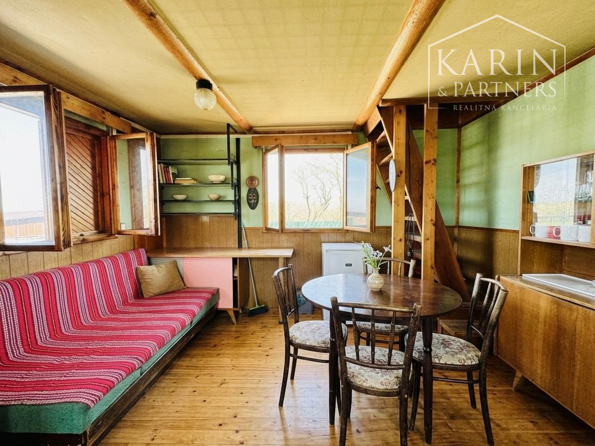 PREDAJ: CHATA S POZEMKOM 911 M² – SKALICA