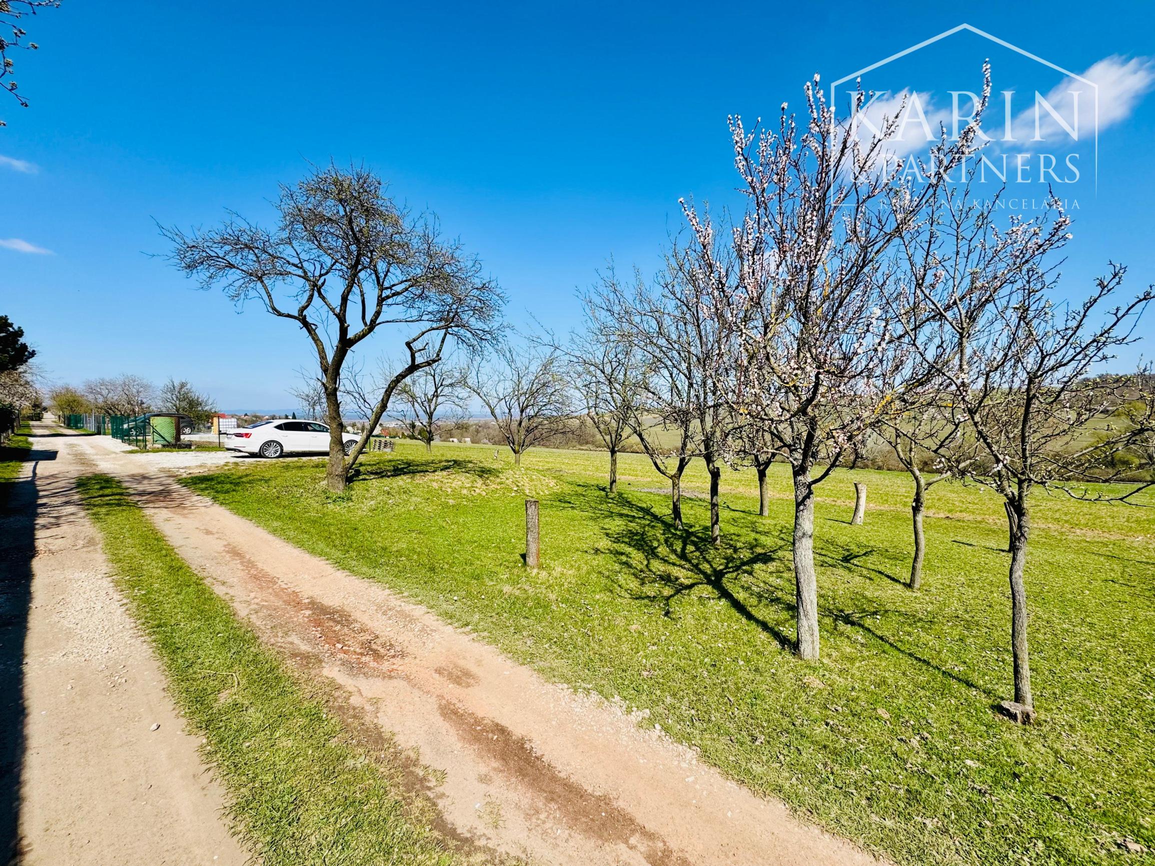 PREDAJ: CHATA S POZEMKOM 911 M² – SKALICA