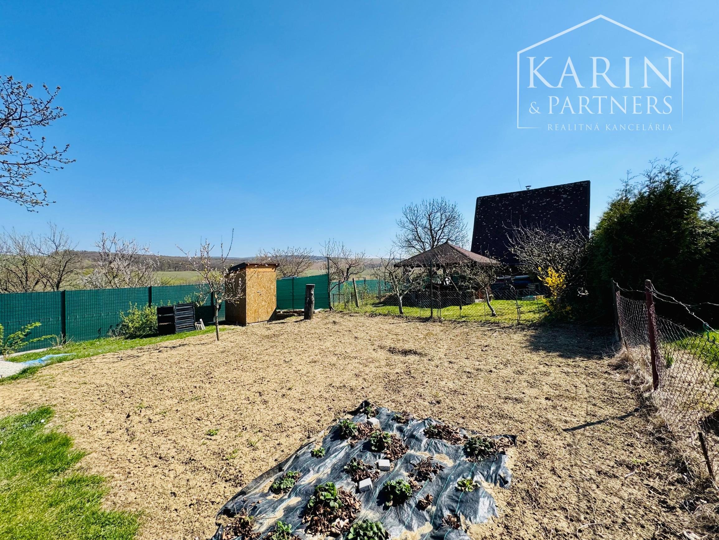 PREDAJ: CHATA S POZEMKOM 911 M² – SKALICA