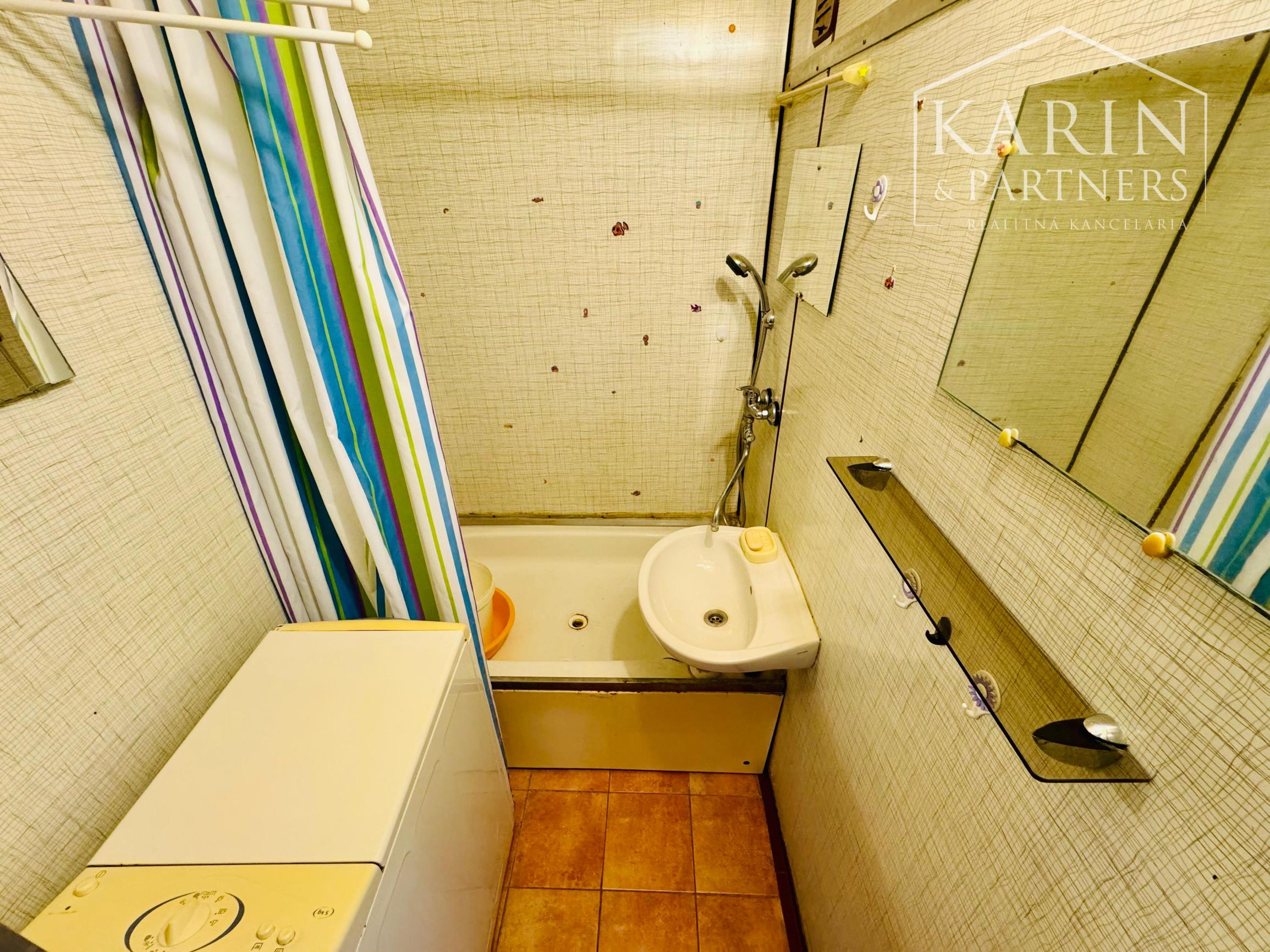 PREDAJ: ZARIADENÁ GARSÓNKA V SKALICI