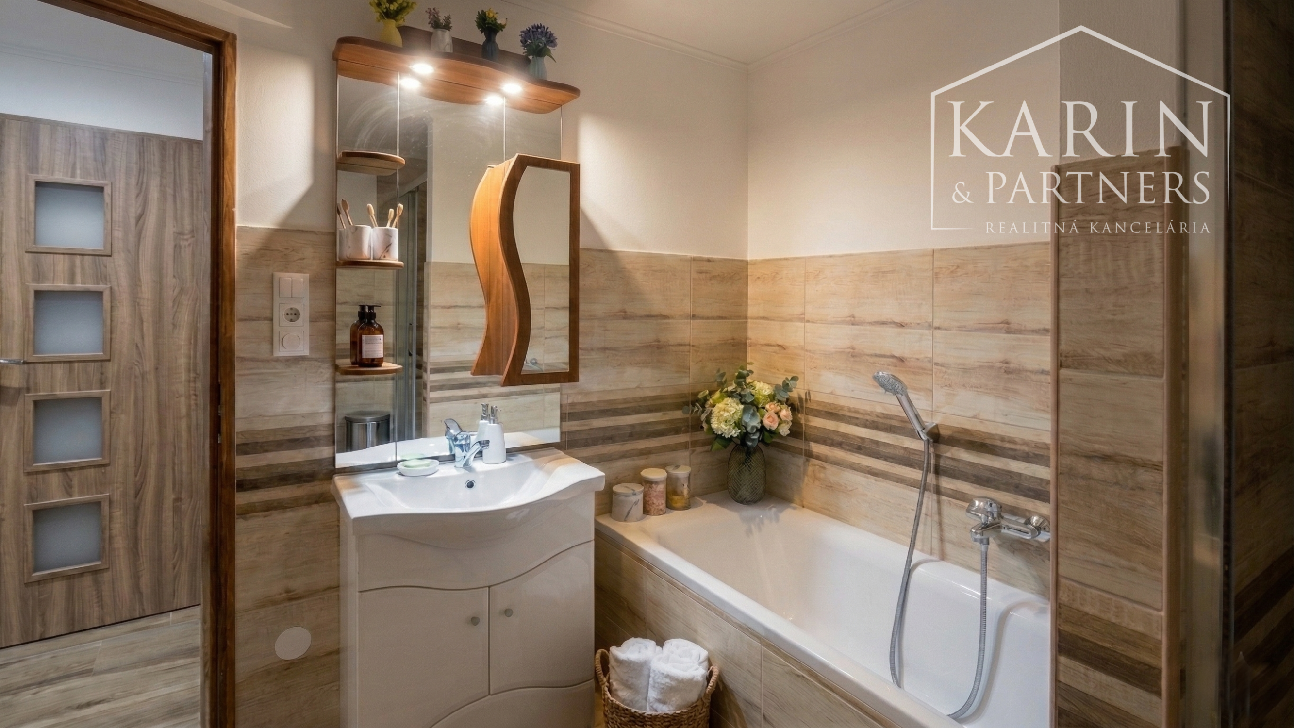 Zrekonštruovaný a zariadený 4-izbový rodinný dom v Kolárove