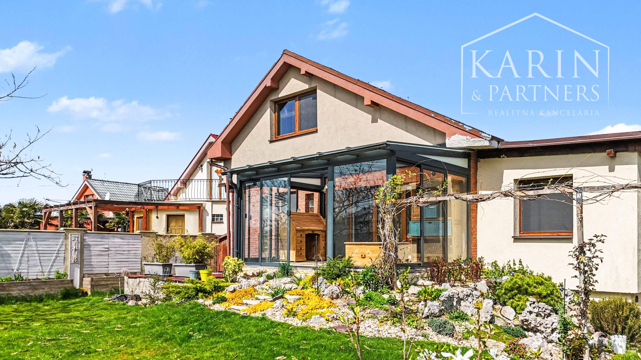 RODINNÝ DOM PRI DUNAJI S DOVOLENKOVOU ATMOSFÉROU - HAMULIAKOVO