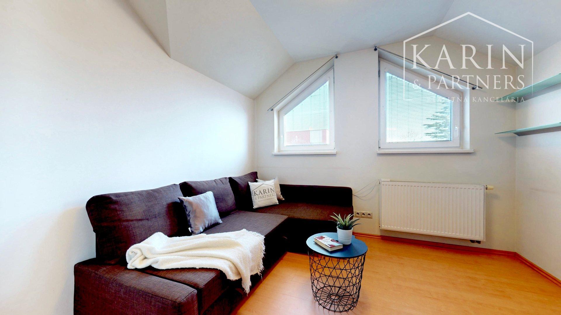 PRIESTRANNÝ 5I RODINNÝ DOM S DVOJGARÁŽOU A KRÁSNOU ZÁHRADOU