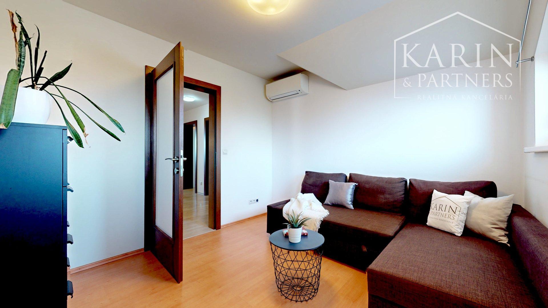 PRIESTRANNÝ 5I RODINNÝ DOM S DVOJGARÁŽOU A KRÁSNOU ZÁHRADOU