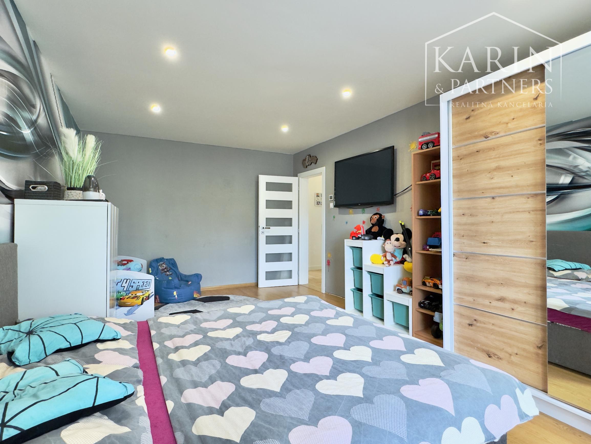 Exkluzívny, slnečný 3-izbový byt s dvomi lodžiami a výhľadom na zeleň, Pod Hájkom - Skalica