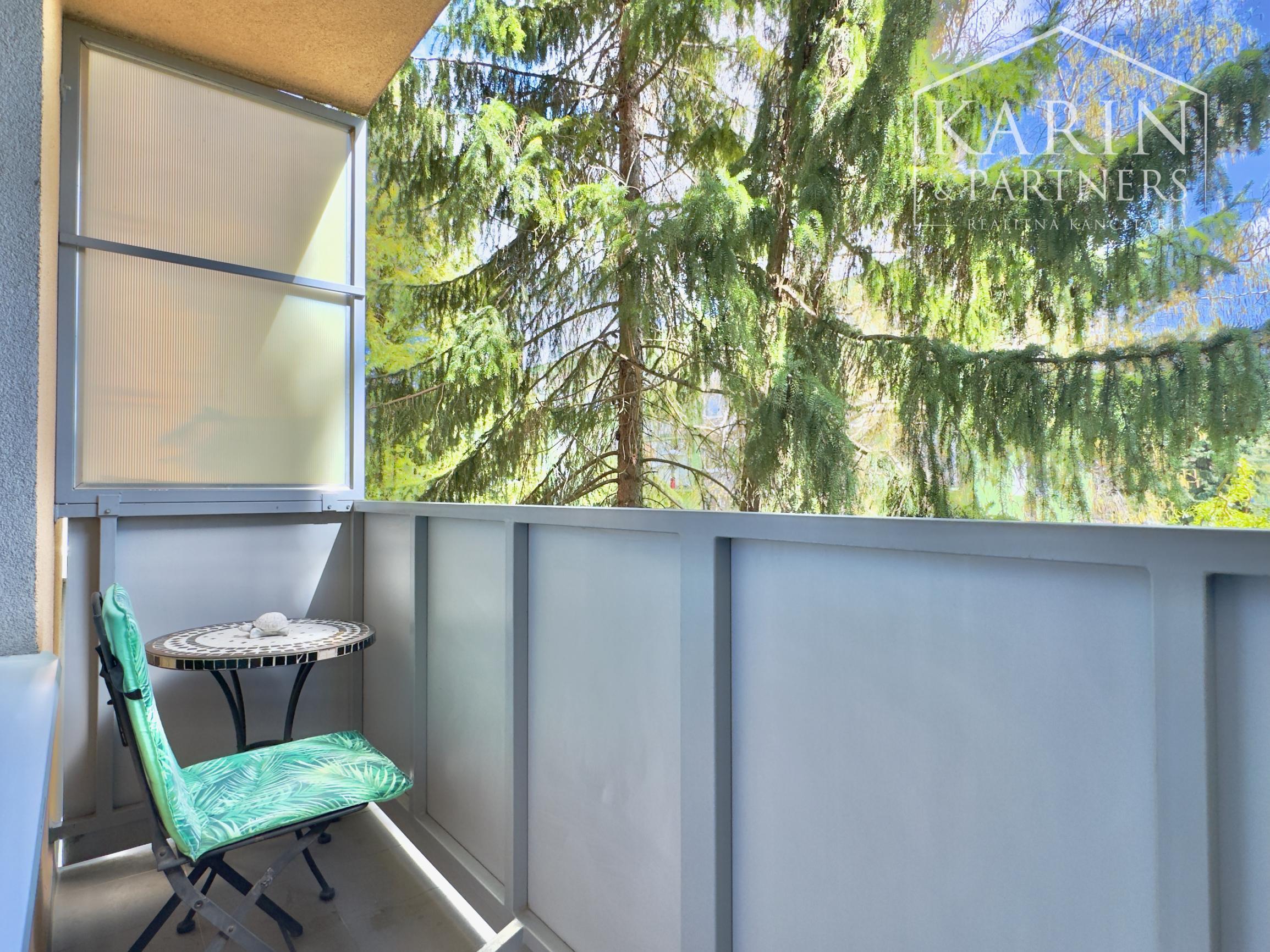 Exkluzívny, slnečný 3-izbový byt s dvomi lodžiami a výhľadom na zeleň, Pod Hájkom - Skalica