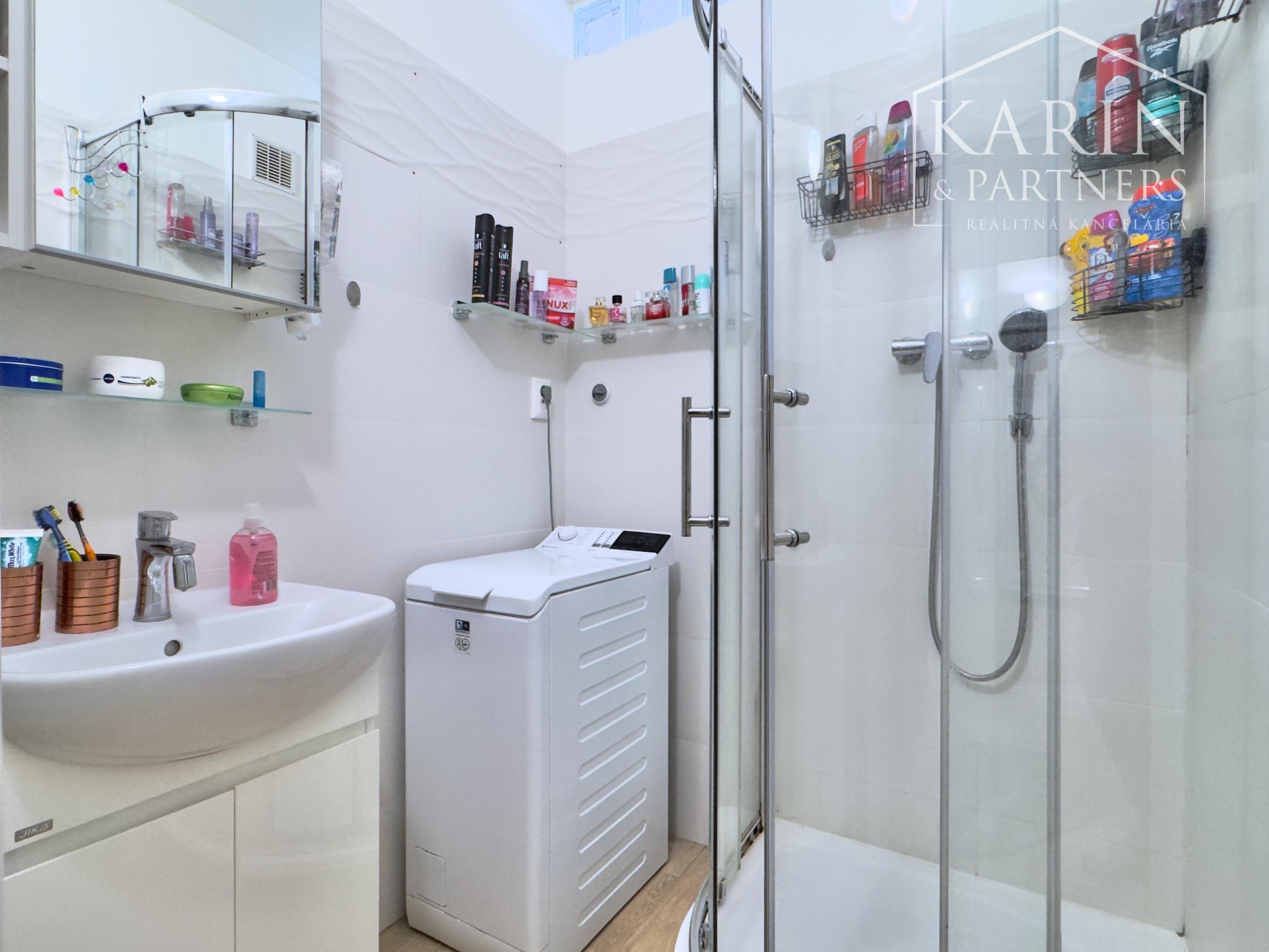 Exkluzívny, slnečný 3-izbový byt s dvomi lodžiami a výhľadom na zeleň, Pod Hájkom - Skalica