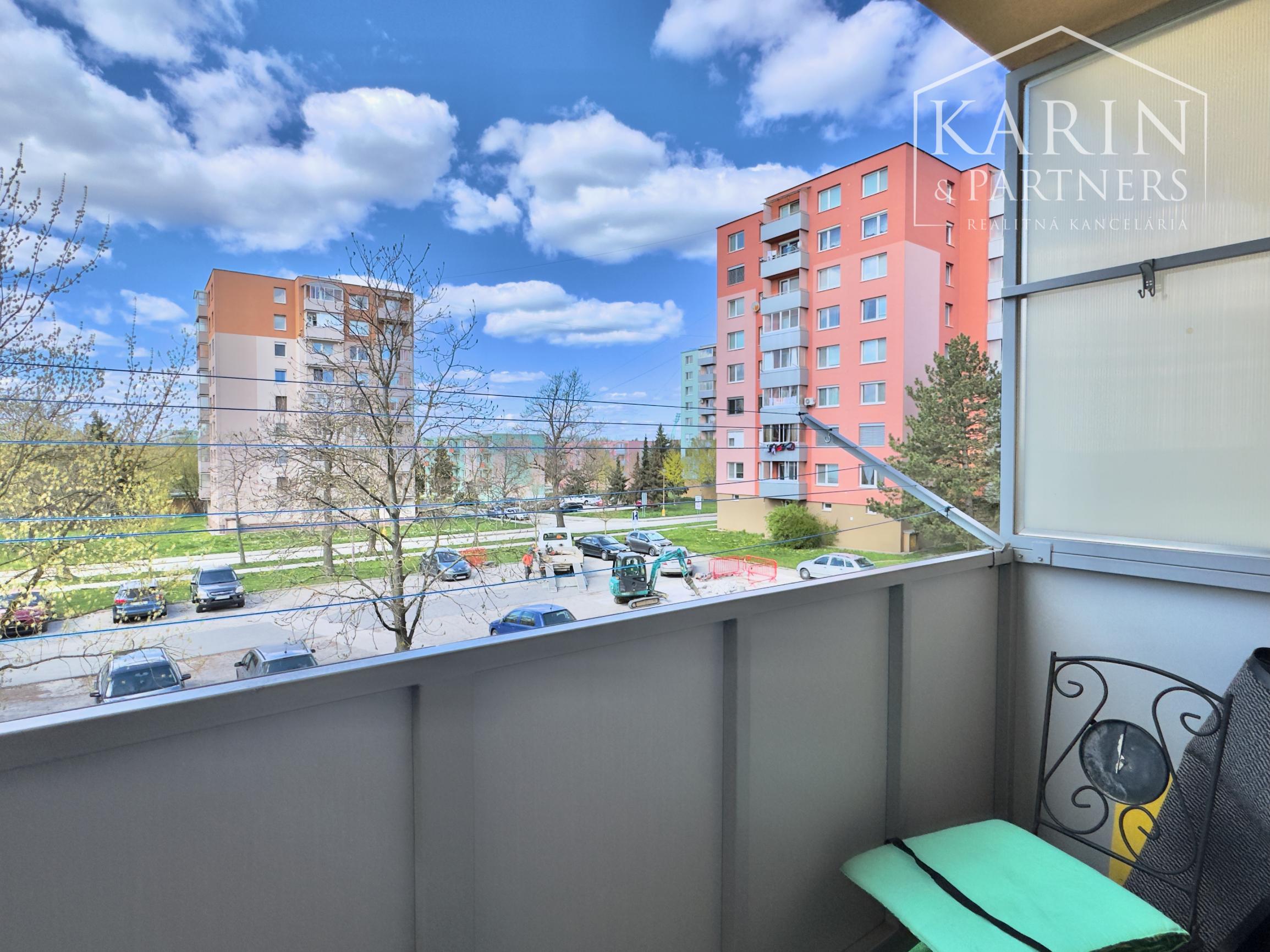 Exkluzívny, slnečný 3-izbový byt s dvomi lodžiami a výhľadom na zeleň, Pod Hájkom - Skalica