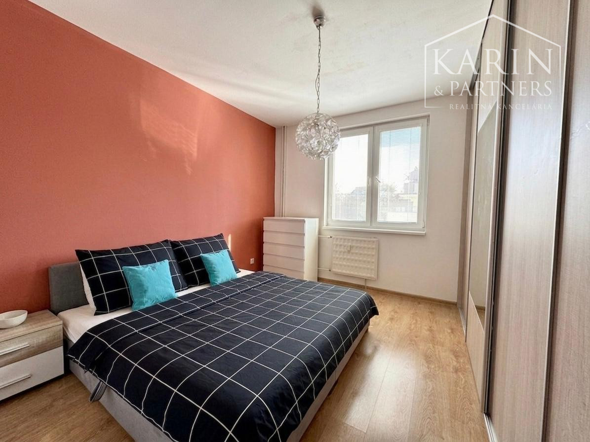 2i ZARIADENÝ BYT NA PRENÁJOM, SNP, HOLÍČ