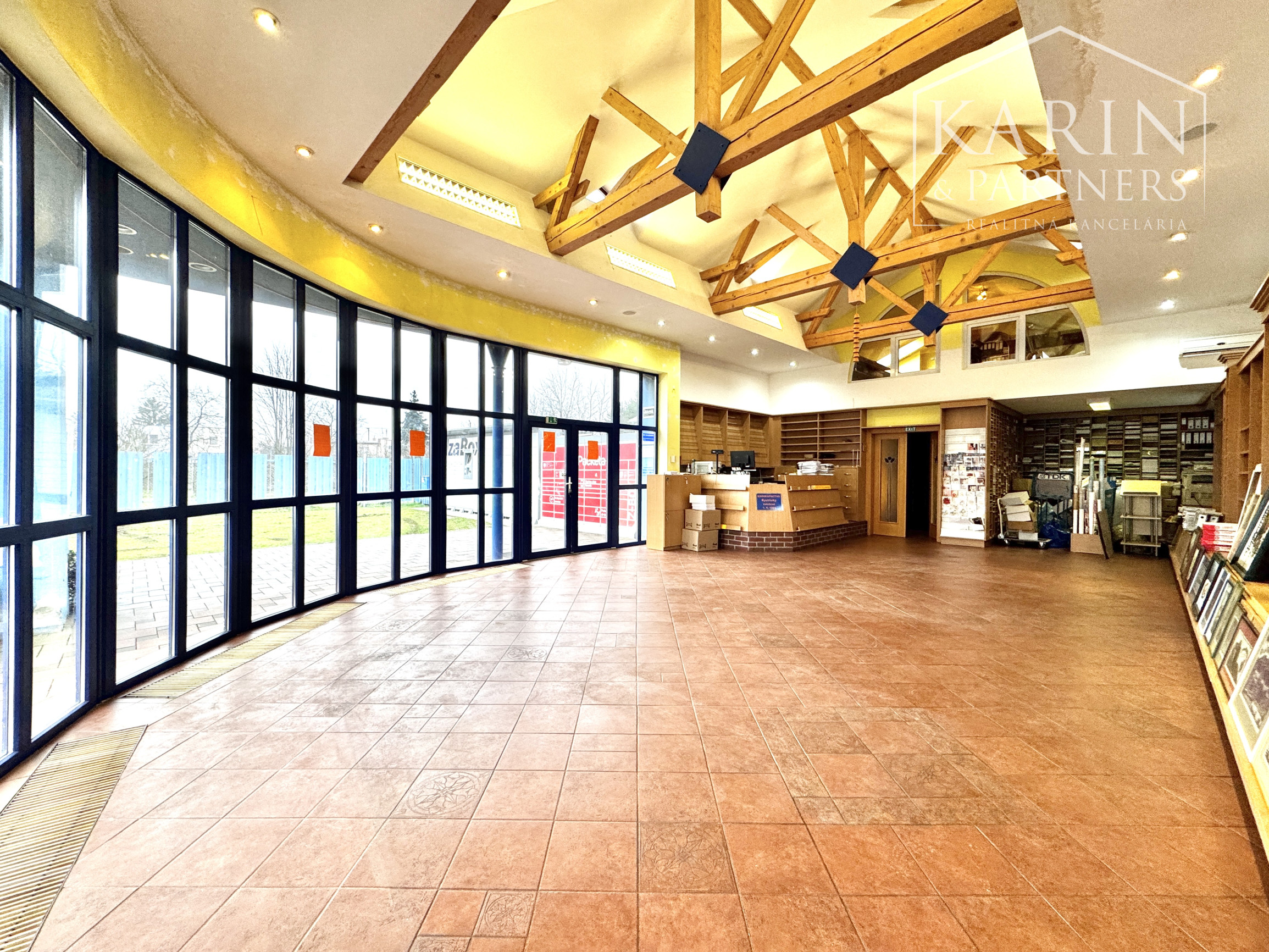 Výnimočná ponuka predaja budovy býv. kníhkupectva, Holíč - Kátovská ul.