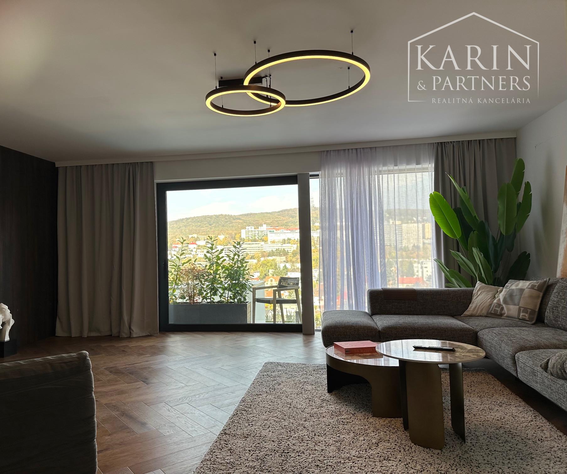 Vila s bazénom pri Horskom parku na prenájom