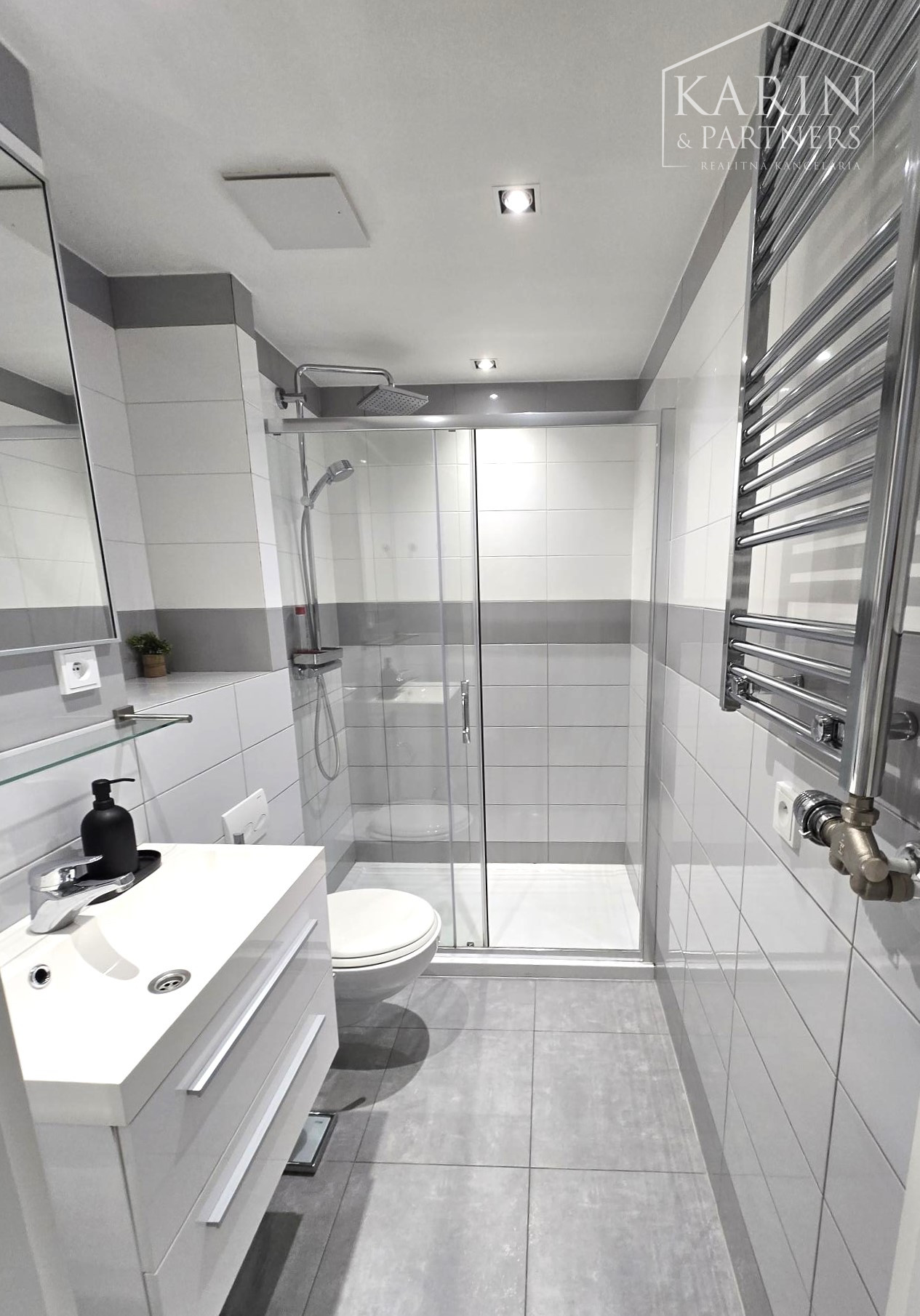 Prenájom - 2 izbový byt  v komplexe Eurovea - Pribinova ul. Exkluzívne!