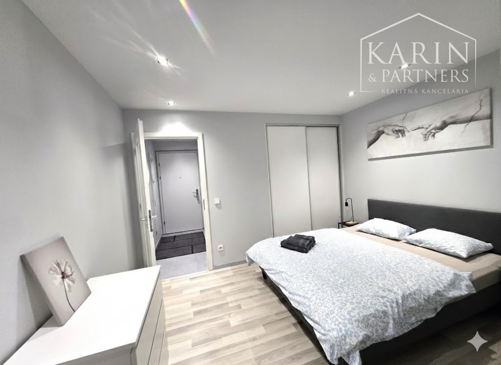 Prenájom - 2 izbový byt  v komplexe Eurovea - Pribinova ul. Exkluzívne!