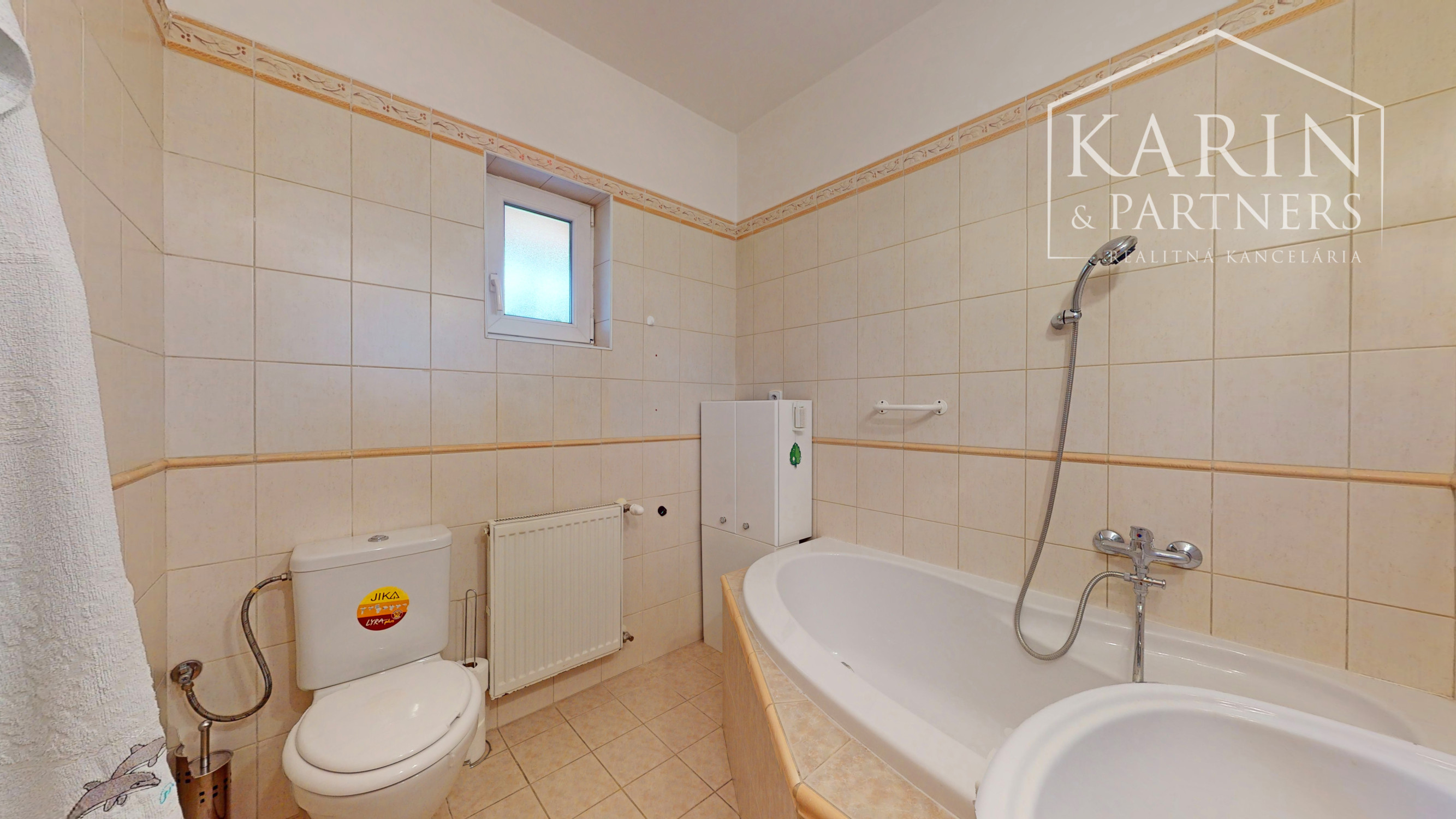 KOMPLETNE ZARIADENÝ PODPIVNIČENÝ DVOJPODLAŽNÝ 3I RODINNÝ DOM SO ZÁHRADOU